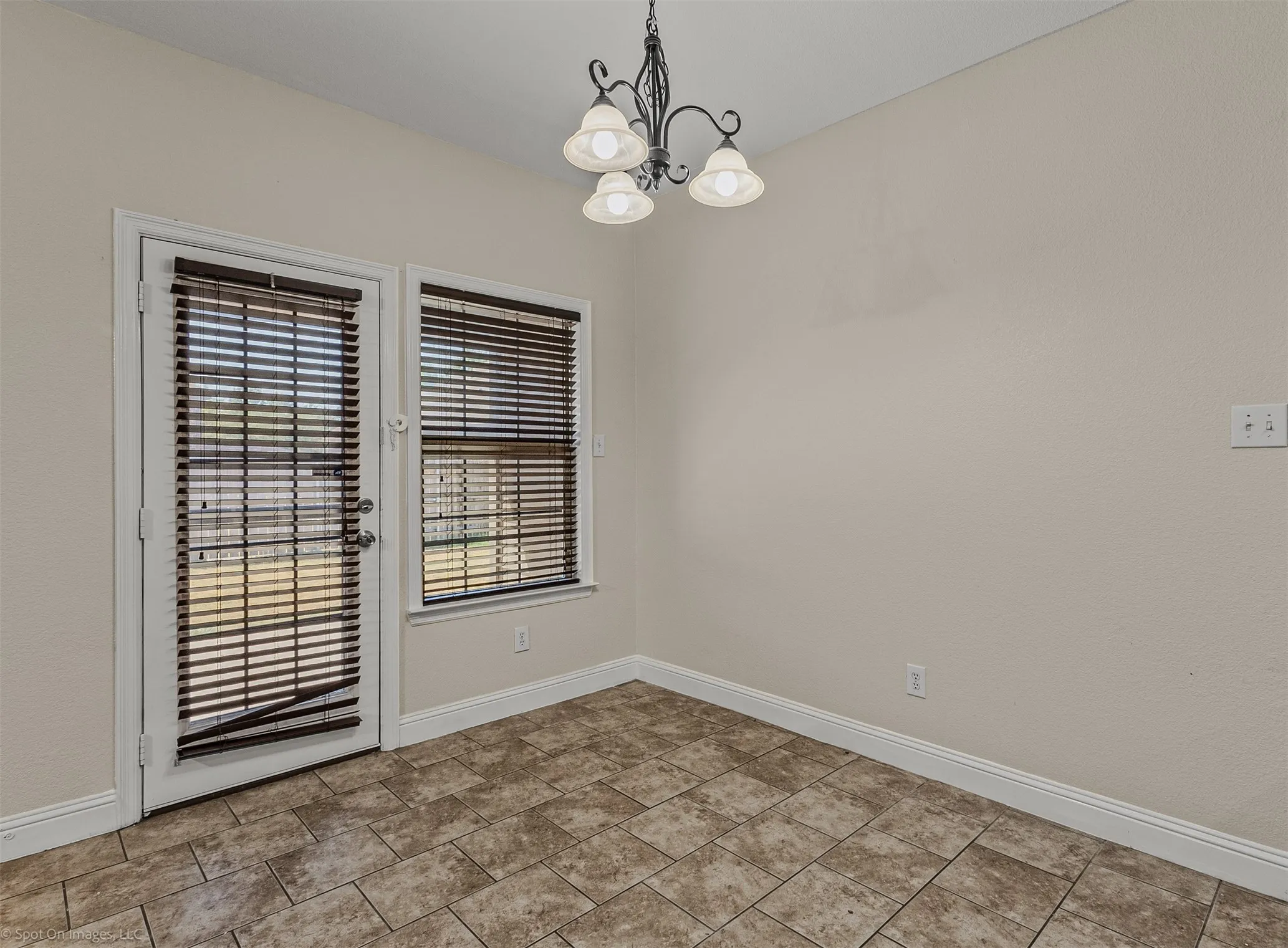 Single Family Residence For Sale in Kaufman County , 3005 Flowering Springs Drive, Forney, Texas 75126, 3 Bedroom, 2 Bathroom, 2 Garage spaces, 2,108 Sqft, built in 2012, mls#21394146, Real Estate Agent in Forney, Homes For Sale in Kaufman county, Homes For Sale in Forney, Realtor in Forney Texas, Real Estate Brokerage Independent Realty Texas, Luminita Cordes Realtor