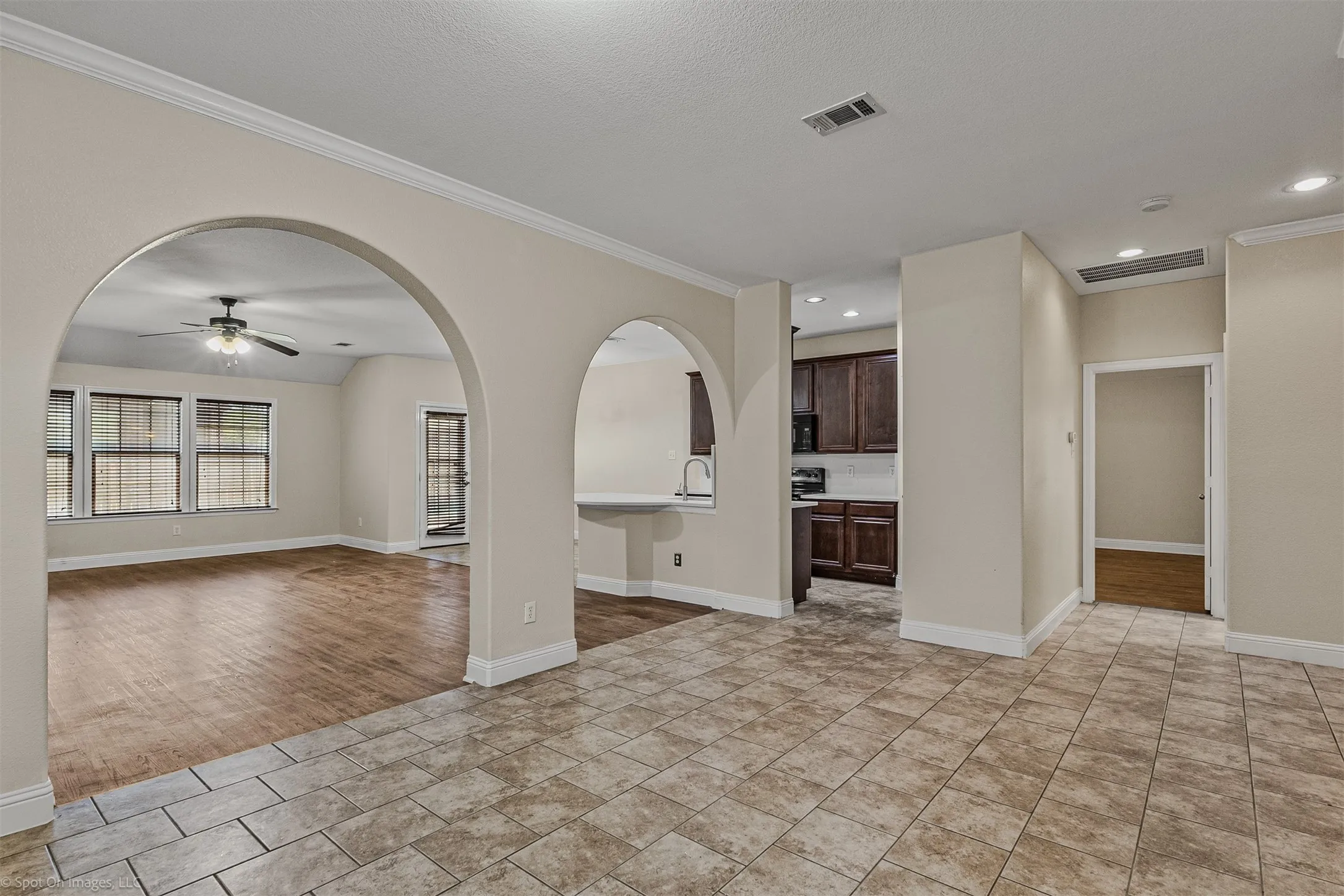 Single Family Residence For Sale in Kaufman County , 3005 Flowering Springs Drive, Forney, Texas 75126, 3 Bedroom, 2 Bathroom, 2 Garage spaces, 2,108 Sqft, built in 2012, mls#21394146, Real Estate Agent in Forney, Homes For Sale in Kaufman county, Homes For Sale in Forney, Realtor in Forney Texas, Real Estate Brokerage Independent Realty Texas, Luminita Cordes Realtor