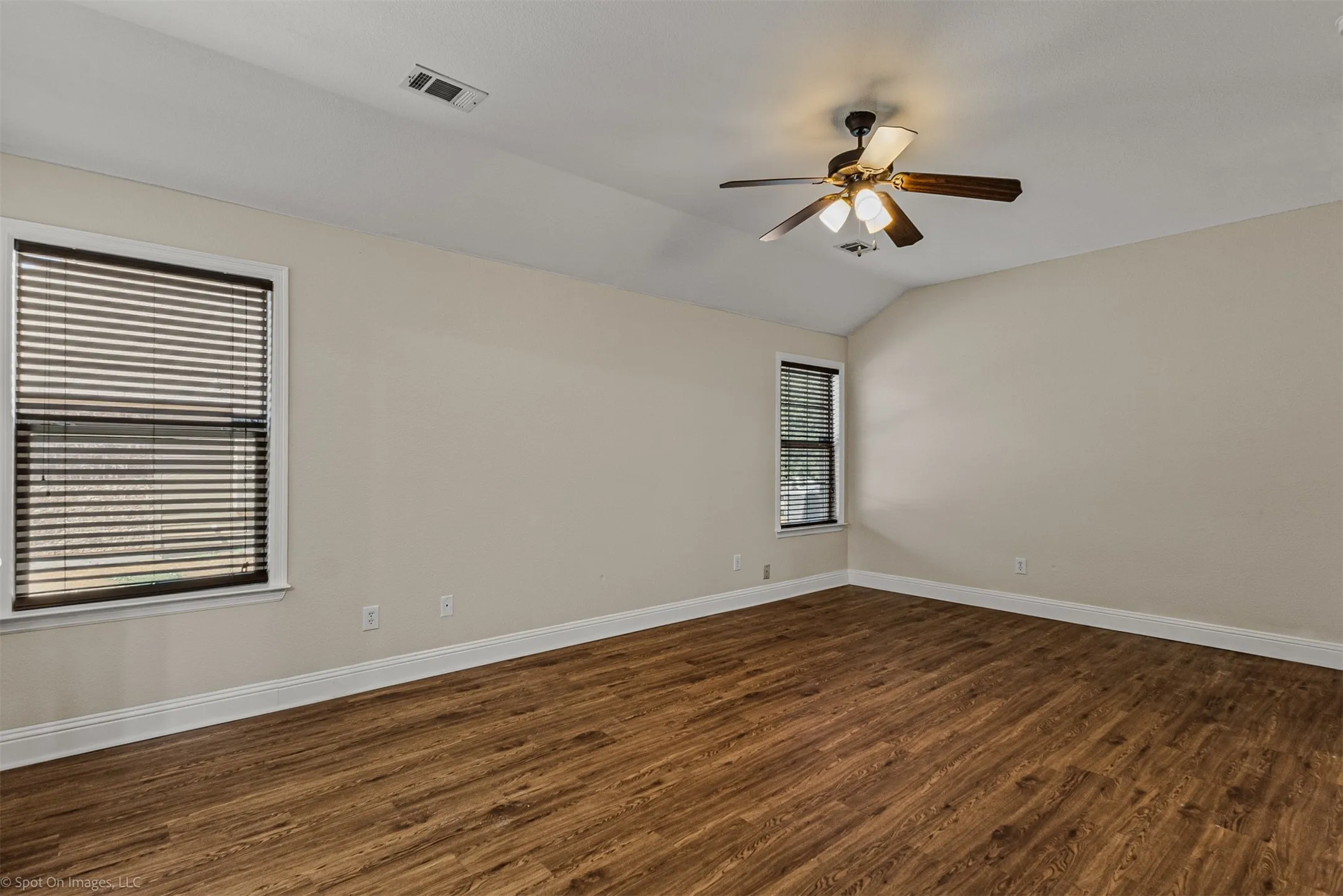 Single Family Residence For Sale in Kaufman County , 3005 Flowering Springs Drive, Forney, Texas 75126, 3 Bedroom, 2 Bathroom, 2 Garage spaces, 2,108 Sqft, built in 2012, mls#21394146, Real Estate Agent in Forney, Homes For Sale in Kaufman county, Homes For Sale in Forney, Realtor in Forney Texas, Real Estate Brokerage Independent Realty Texas, Luminita Cordes Realtor