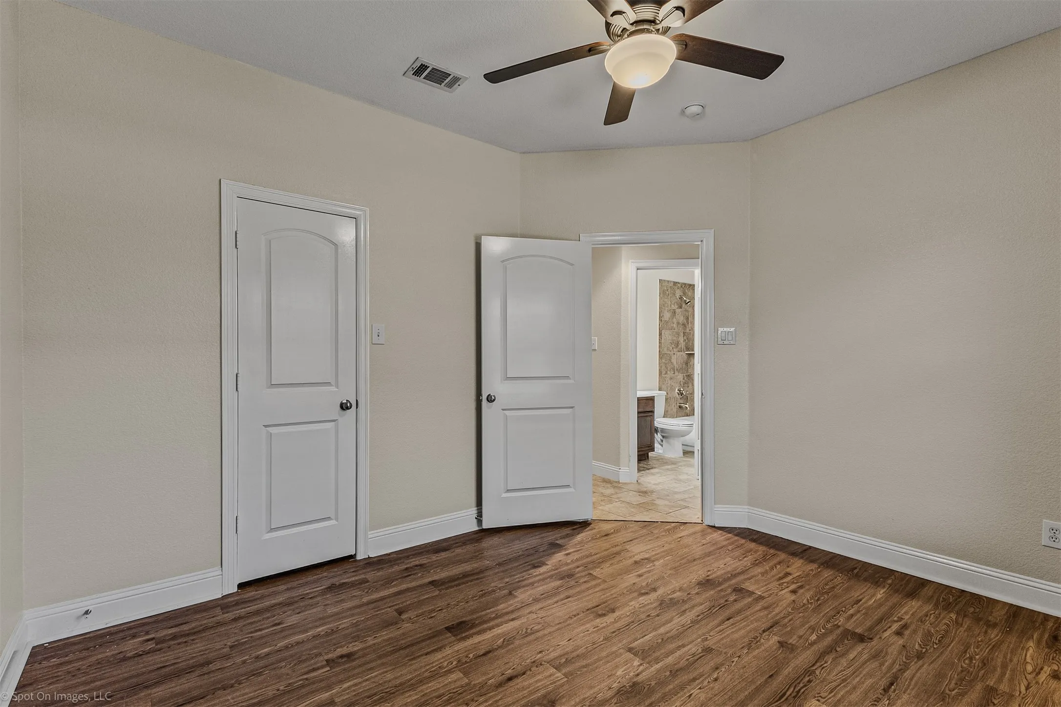 Single Family Residence For Sale in Kaufman County , 3005 Flowering Springs Drive, Forney, Texas 75126, 3 Bedroom, 2 Bathroom, 2 Garage spaces, 2,108 Sqft, built in 2012, mls#21394146, Real Estate Agent in Forney, Homes For Sale in Kaufman county, Homes For Sale in Forney, Realtor in Forney Texas, Real Estate Brokerage Independent Realty Texas, Luminita Cordes Realtor