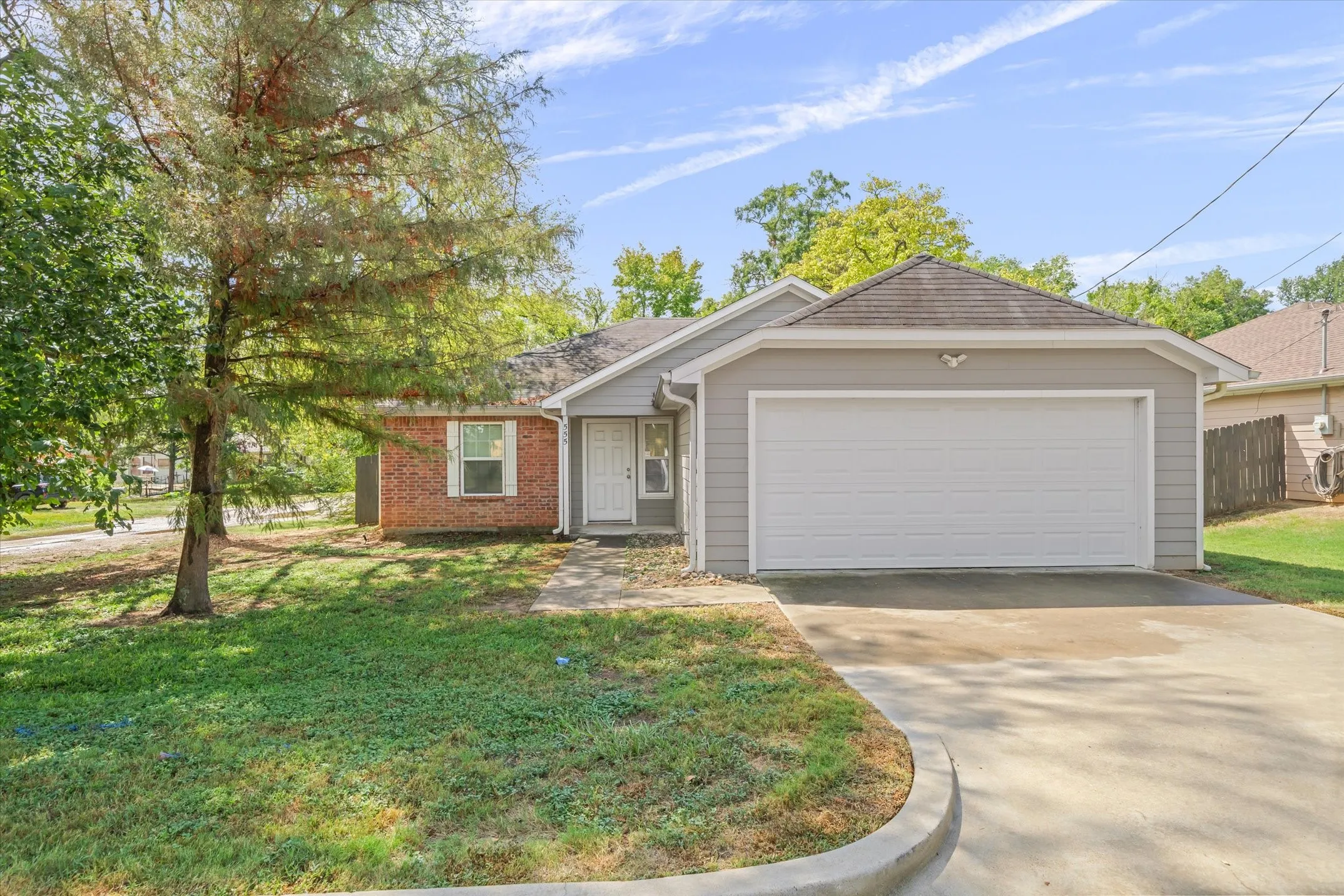 Single Family Residence For Sale in Van Zandt County , 555 Foster, Canton, Texas 75103, 3 Bedroom, 2 Bathroom, 2 Garage spaces, 1,463 Sqft, built in 2016, mls#21395218, Real Estate Agent in Canton, Homes For Sale in Van Zandt county, Homes For Sale in Canton, Realtor in Canton Texas, Real Estate Brokerage Independent Realty Texas, Luminita Cordes Realtor