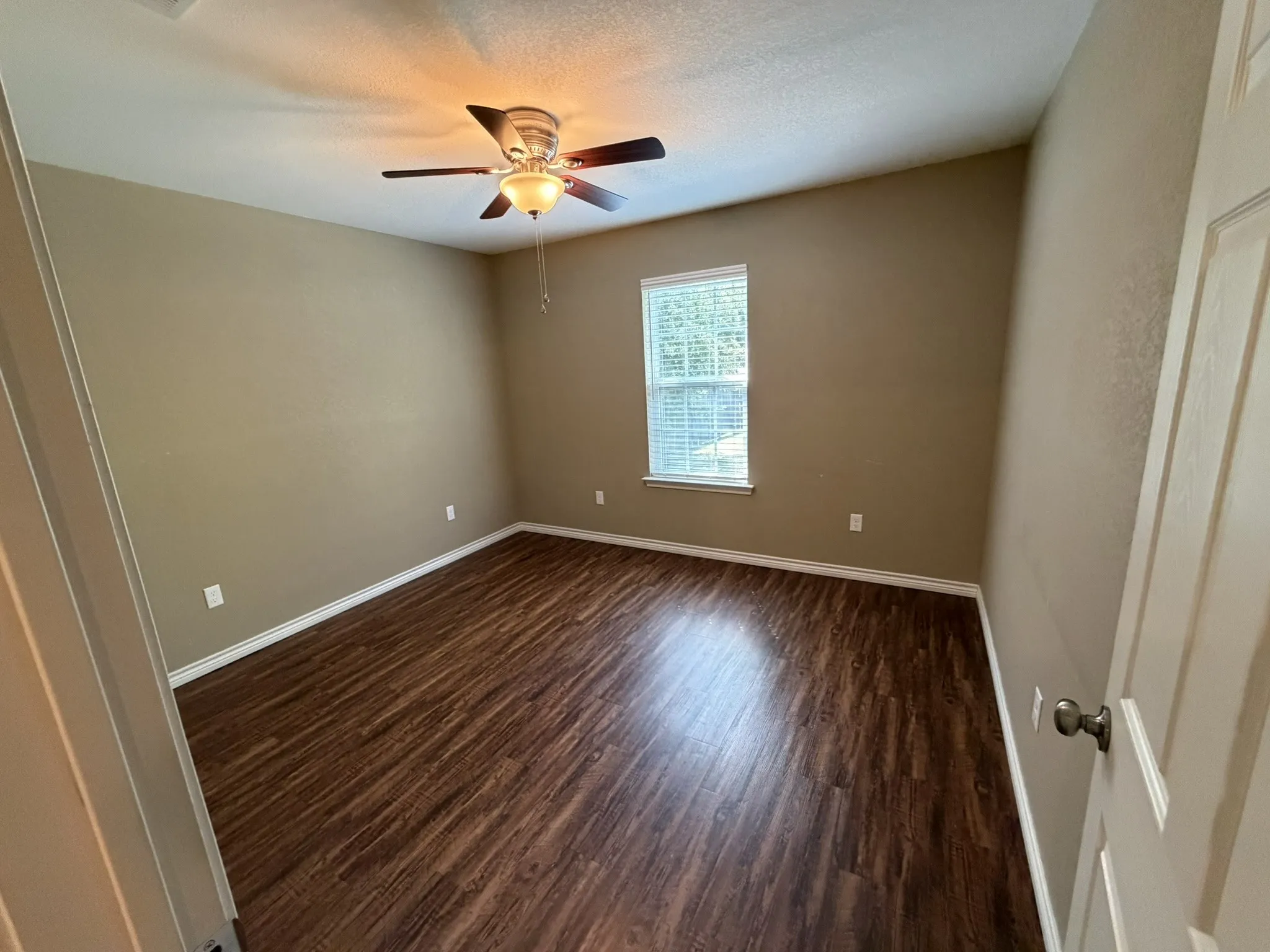Single Family Residence For Sale in Van Zandt County , 555 Foster, Canton, Texas 75103, 3 Bedroom, 2 Bathroom, 2 Garage spaces, 1,463 Sqft, built in 2016, mls#21395218, Real Estate Agent in Canton, Homes For Sale in Van Zandt county, Homes For Sale in Canton, Realtor in Canton Texas, Real Estate Brokerage Independent Realty Texas, Luminita Cordes Realtor