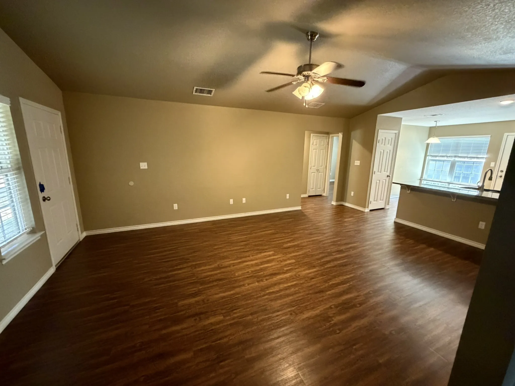 Single Family Residence For Sale in Van Zandt County , 555 Foster, Canton, Texas 75103, 3 Bedroom, 2 Bathroom, 2 Garage spaces, 1,463 Sqft, built in 2016, mls#21395218, Real Estate Agent in Canton, Homes For Sale in Van Zandt county, Homes For Sale in Canton, Realtor in Canton Texas, Real Estate Brokerage Independent Realty Texas, Luminita Cordes Realtor