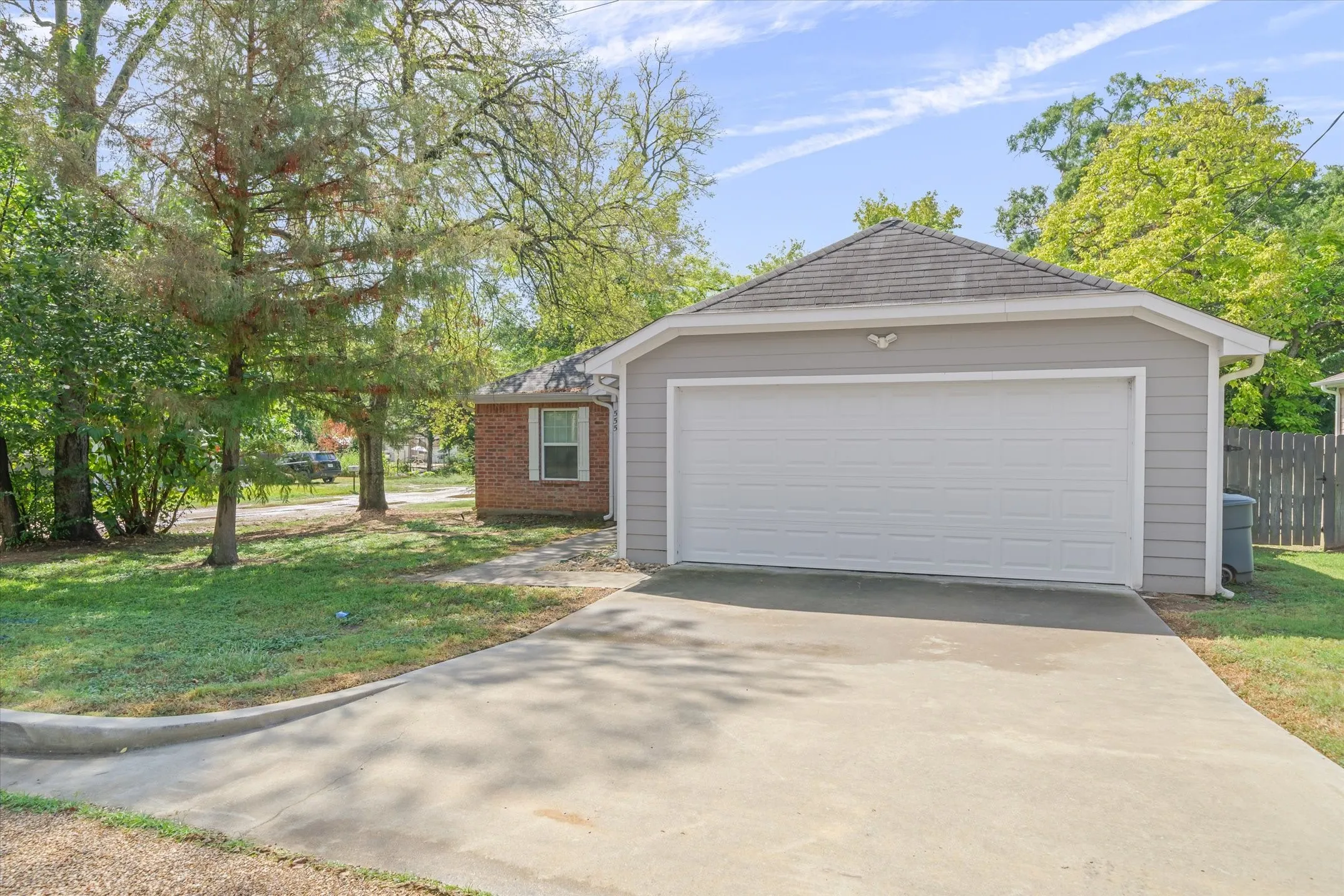 Single Family Residence For Sale in Van Zandt County , 555 Foster, Canton, Texas 75103, 3 Bedroom, 2 Bathroom, 2 Garage spaces, 1,463 Sqft, built in 2016, mls#21395218, Real Estate Agent in Canton, Homes For Sale in Van Zandt county, Homes For Sale in Canton, Realtor in Canton Texas, Real Estate Brokerage Independent Realty Texas, Luminita Cordes Realtor