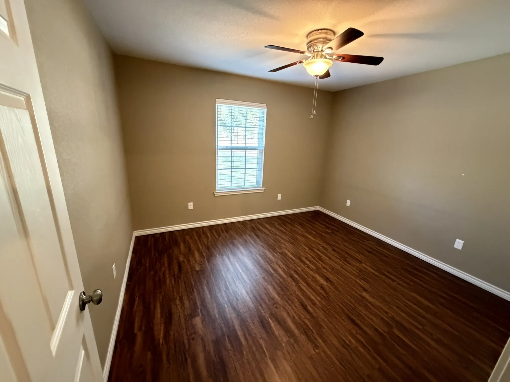 Single Family Residence For Sale in Van Zandt County , 555 Foster, Canton, Texas 75103, 3 Bedroom, 2 Bathroom, 2 Garage spaces, 1,463 Sqft, built in 2016, mls#21395218, Real Estate Agent in Canton, Homes For Sale in Van Zandt county, Homes For Sale in Canton, Realtor in Canton Texas, Real Estate Brokerage Independent Realty Texas, Luminita Cordes Realtor