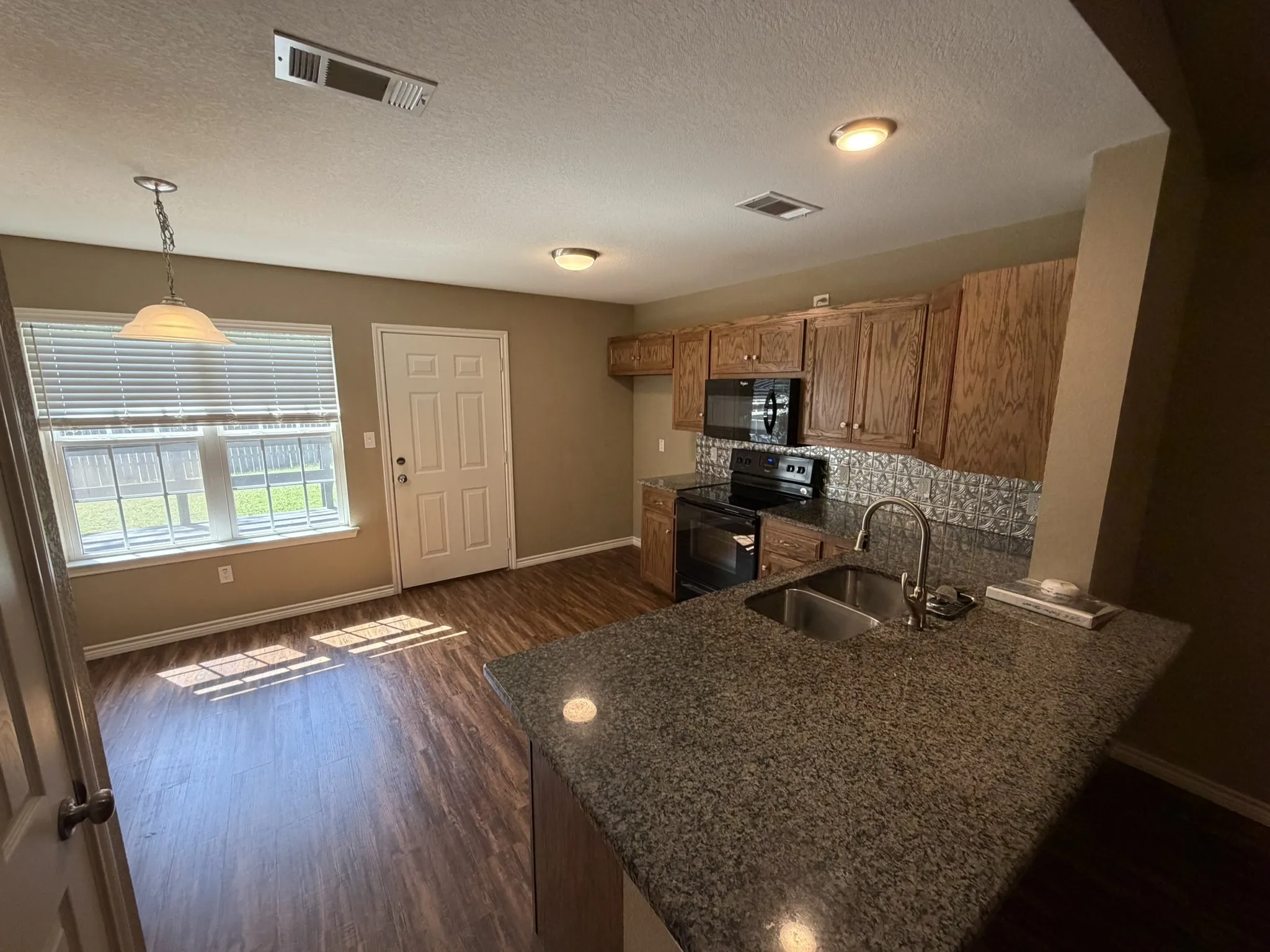 Single Family Residence For Sale in Van Zandt County , 555 Foster, Canton, Texas 75103, 3 Bedroom, 2 Bathroom, 2 Garage spaces, 1,463 Sqft, built in 2016, mls#21395218, Real Estate Agent in Canton, Homes For Sale in Van Zandt county, Homes For Sale in Canton, Realtor in Canton Texas, Real Estate Brokerage Independent Realty Texas, Luminita Cordes Realtor