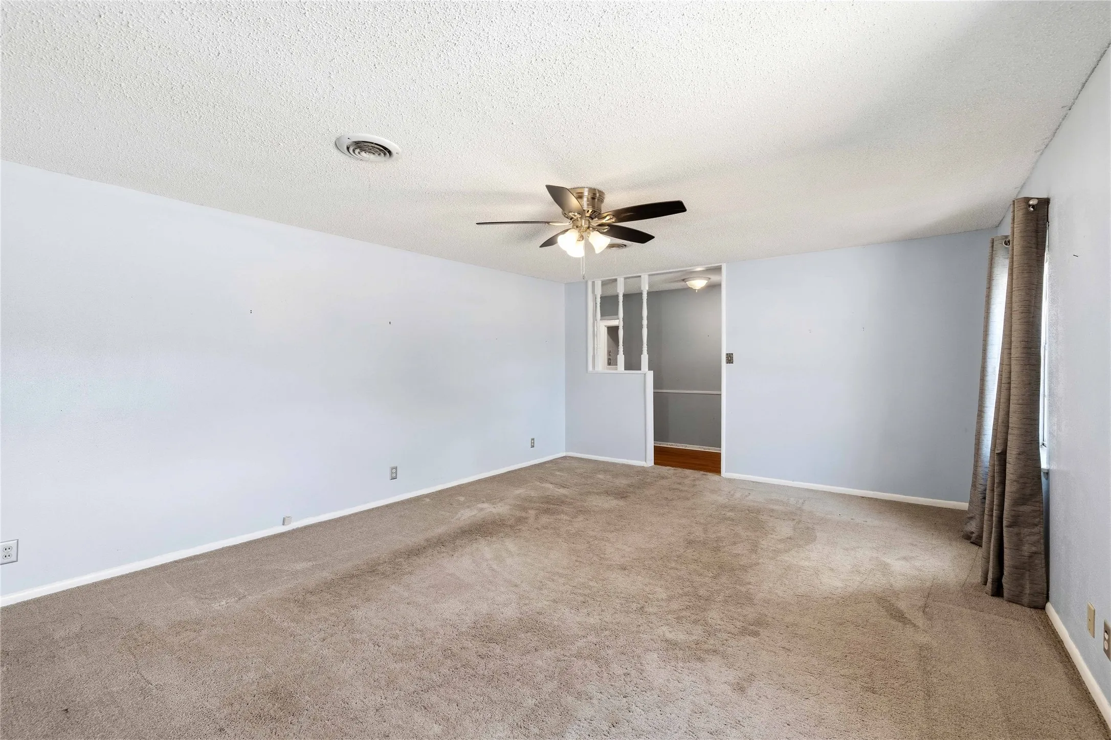 Single Family Residence For Sale in Brown County , 102 Broadmoor Circle, Brownwood, Texas 76801, 3 Bedroom, 2 Bathroom, 2 Garage spaces, 1,809 Sqft, built in 1969, mls#21388642, Real Estate Agent in Brownwood, Homes For Sale in Brown county, Homes For Sale in Brownwood, Realtor in Brownwood Texas, Real Estate Brokerage Independent Realty Texas, Luminita Cordes Realtor