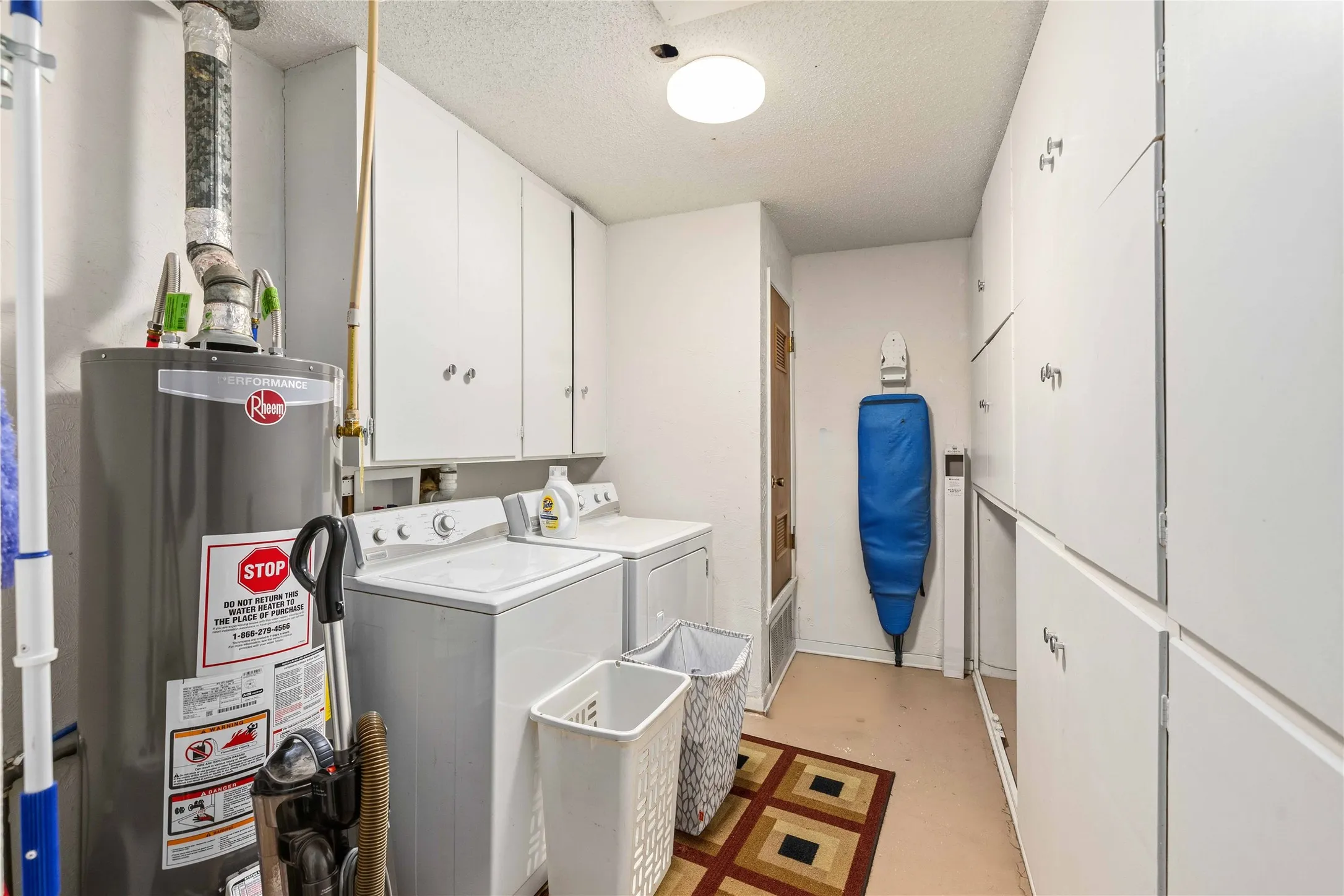Single Family Residence For Sale in Brown County , 102 Broadmoor Circle, Brownwood, Texas 76801, 3 Bedroom, 2 Bathroom, 2 Garage spaces, 1,809 Sqft, built in 1969, mls#21388642, Real Estate Agent in Brownwood, Homes For Sale in Brown county, Homes For Sale in Brownwood, Realtor in Brownwood Texas, Real Estate Brokerage Independent Realty Texas, Luminita Cordes Realtor