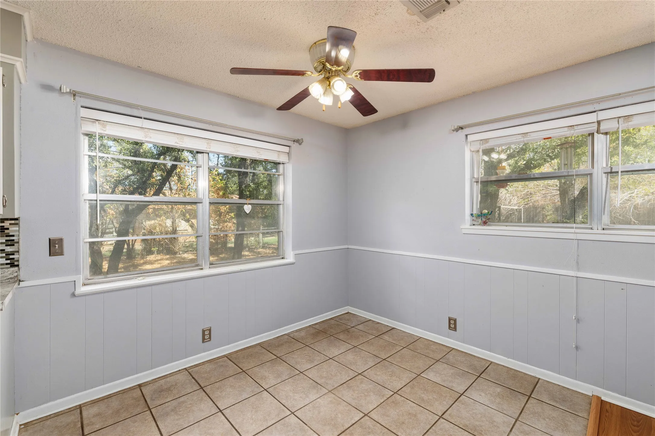 Single Family Residence For Sale in Brown County , 102 Broadmoor Circle, Brownwood, Texas 76801, 3 Bedroom, 2 Bathroom, 2 Garage spaces, 1,809 Sqft, built in 1969, mls#21388642, Real Estate Agent in Brownwood, Homes For Sale in Brown county, Homes For Sale in Brownwood, Realtor in Brownwood Texas, Real Estate Brokerage Independent Realty Texas, Luminita Cordes Realtor