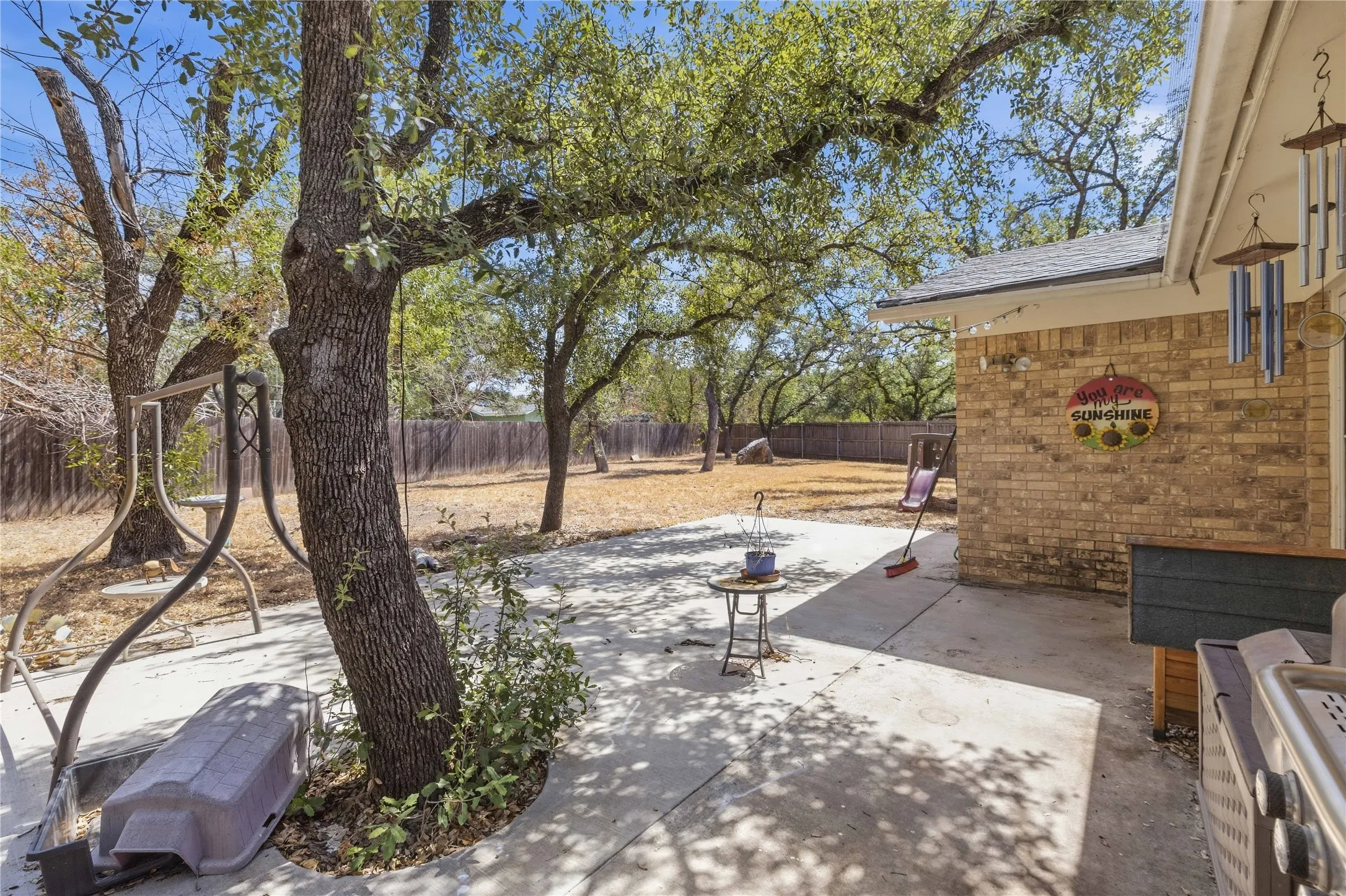 Single Family Residence For Sale in Brown County , 102 Broadmoor Circle, Brownwood, Texas 76801, 3 Bedroom, 2 Bathroom, 2 Garage spaces, 1,809 Sqft, built in 1969, mls#21388642, Real Estate Agent in Brownwood, Homes For Sale in Brown county, Homes For Sale in Brownwood, Realtor in Brownwood Texas, Real Estate Brokerage Independent Realty Texas, Luminita Cordes Realtor