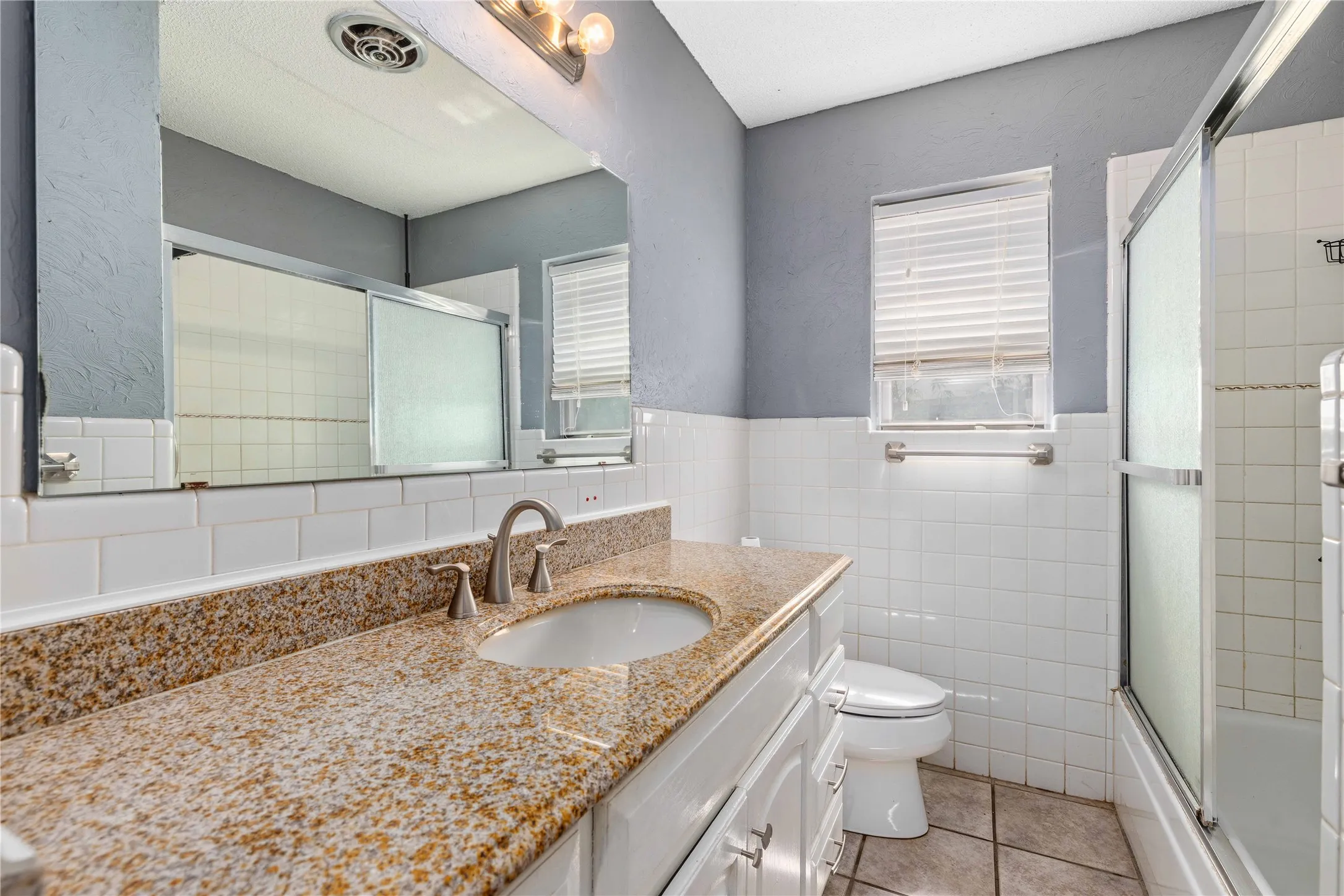 Single Family Residence For Sale in Brown County , 102 Broadmoor Circle, Brownwood, Texas 76801, 3 Bedroom, 2 Bathroom, 2 Garage spaces, 1,809 Sqft, built in 1969, mls#21388642, Real Estate Agent in Brownwood, Homes For Sale in Brown county, Homes For Sale in Brownwood, Realtor in Brownwood Texas, Real Estate Brokerage Independent Realty Texas, Luminita Cordes Realtor