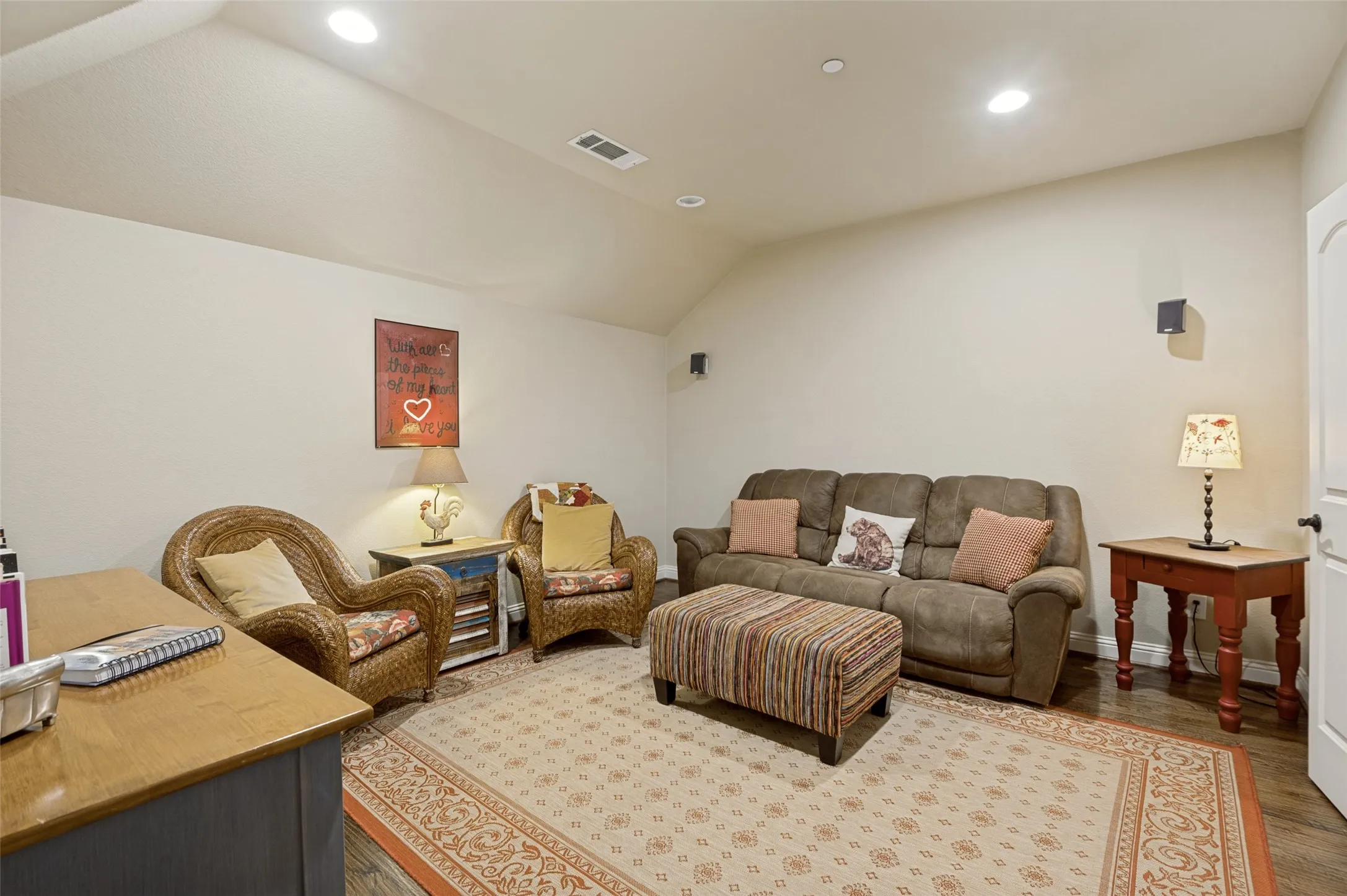 upstairs off the loft area can be used for other purposes
