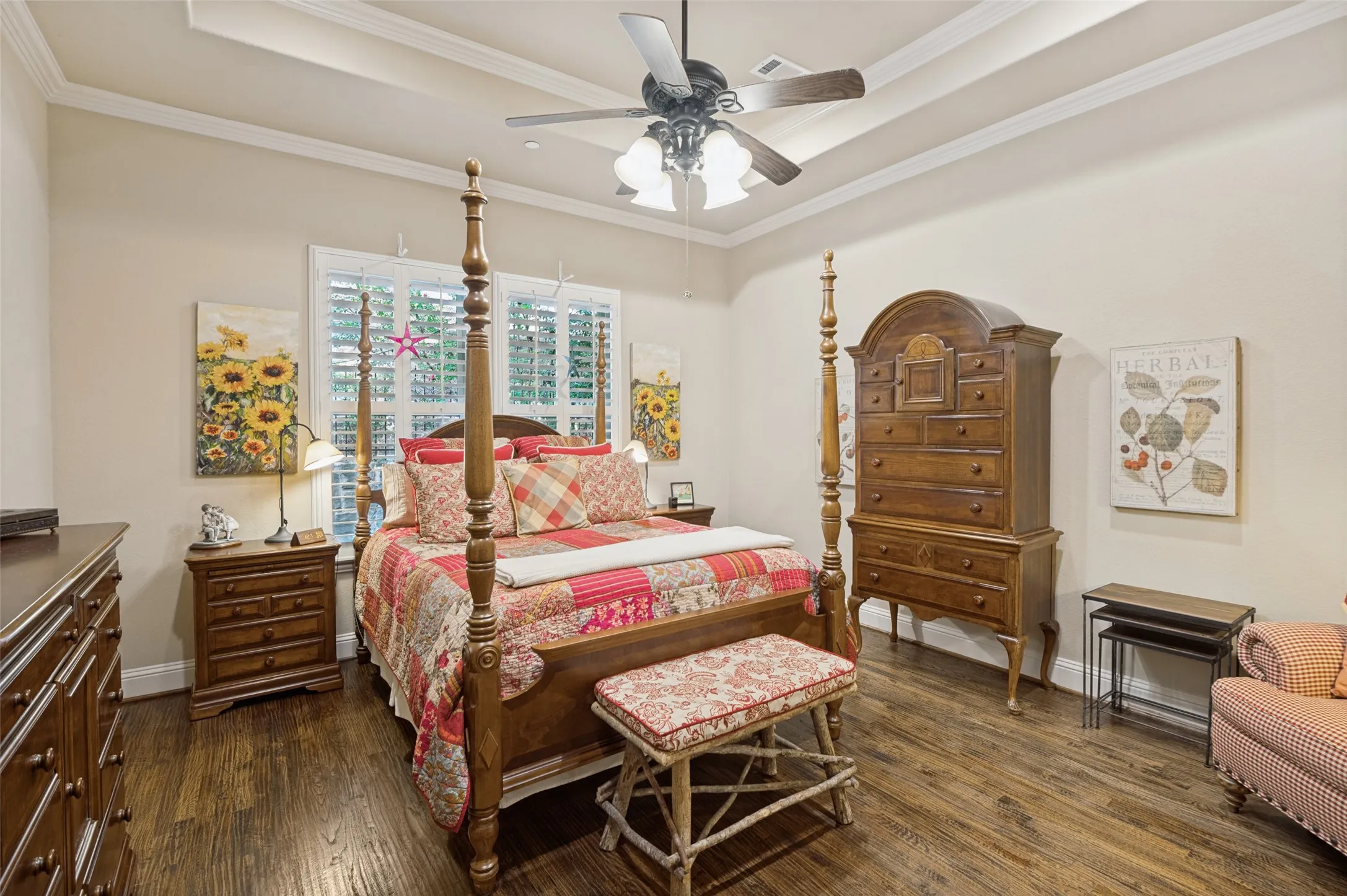 Views of the yard with hardwood flooring
