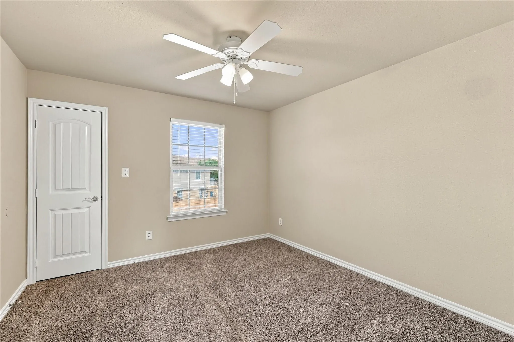 Single Family Residence For Sale in Collin County , 900 Parkplace Ridge, Princeton, Texas 75407, 3 Bedroom, 3 Bathroom, 2 Garage spaces, 1,568 Sqft, built in 2010, mls#21390579, Real Estate Agent in Princeton, Homes For Sale in Collin county, Homes For Sale in Princeton, Realtor in Princeton Texas, Real Estate Brokerage Independent Realty Texas, Luminita Cordes Realtor
