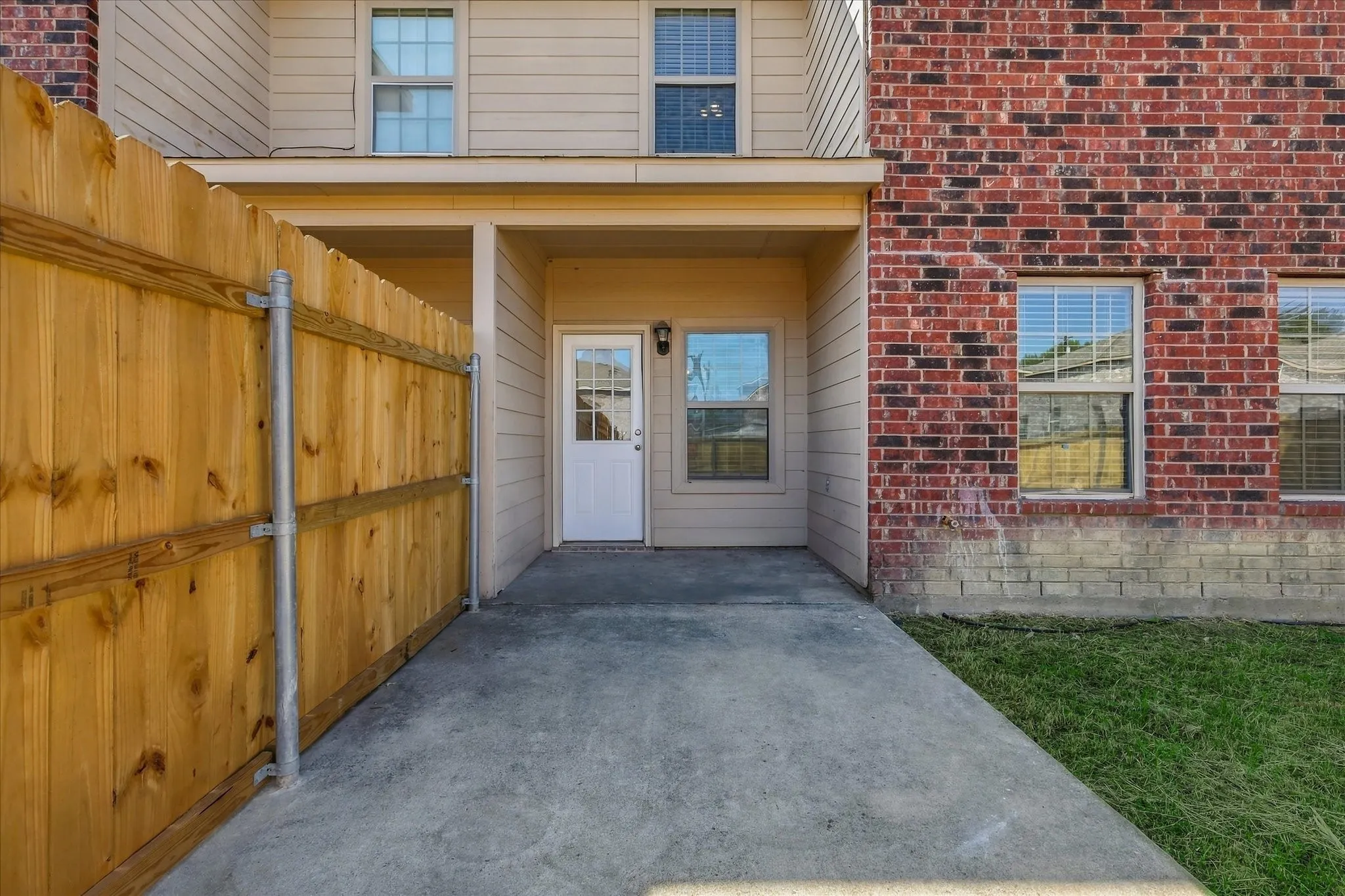 Single Family Residence For Sale in Collin County , 900 Parkplace Ridge, Princeton, Texas 75407, 3 Bedroom, 3 Bathroom, 2 Garage spaces, 1,568 Sqft, built in 2010, mls#21390579, Real Estate Agent in Princeton, Homes For Sale in Collin county, Homes For Sale in Princeton, Realtor in Princeton Texas, Real Estate Brokerage Independent Realty Texas, Luminita Cordes Realtor