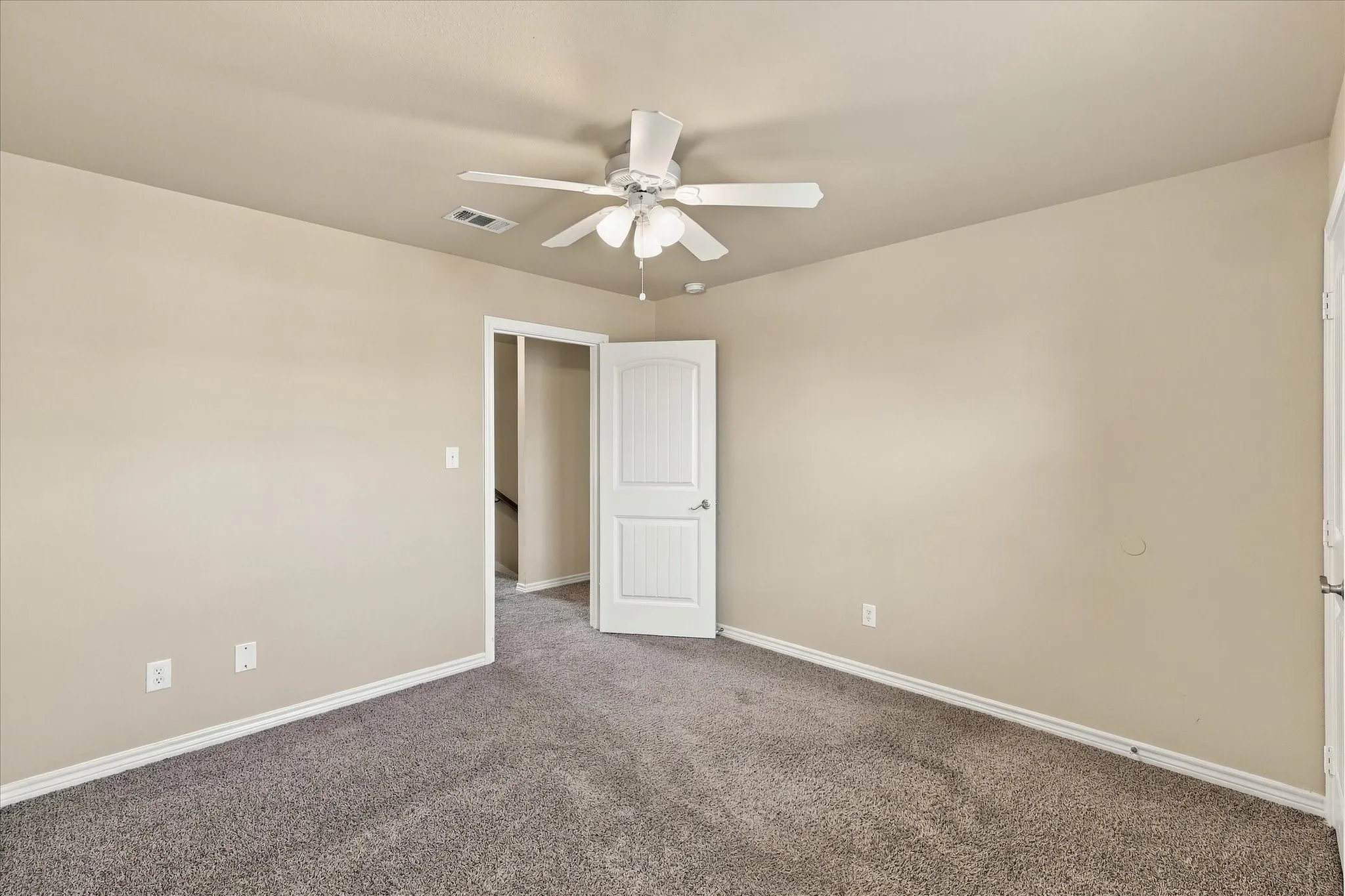 Single Family Residence For Sale in Collin County , 900 Parkplace Ridge, Princeton, Texas 75407, 3 Bedroom, 3 Bathroom, 2 Garage spaces, 1,568 Sqft, built in 2010, mls#21390579, Real Estate Agent in Princeton, Homes For Sale in Collin county, Homes For Sale in Princeton, Realtor in Princeton Texas, Real Estate Brokerage Independent Realty Texas, Luminita Cordes Realtor