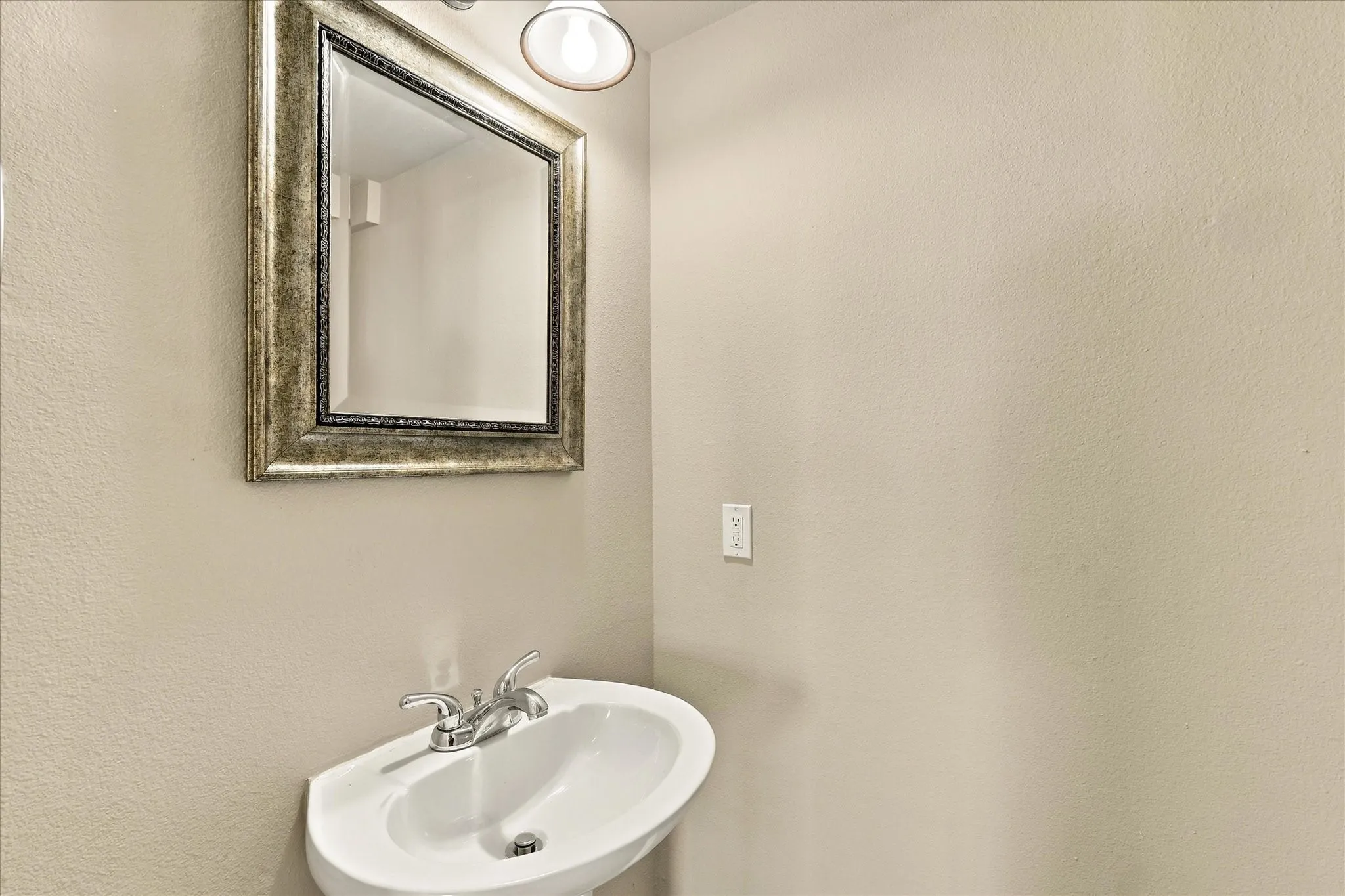 Single Family Residence For Sale in Collin County , 900 Parkplace Ridge, Princeton, Texas 75407, 3 Bedroom, 3 Bathroom, 2 Garage spaces, 1,568 Sqft, built in 2010, mls#21390579, Real Estate Agent in Princeton, Homes For Sale in Collin county, Homes For Sale in Princeton, Realtor in Princeton Texas, Real Estate Brokerage Independent Realty Texas, Luminita Cordes Realtor