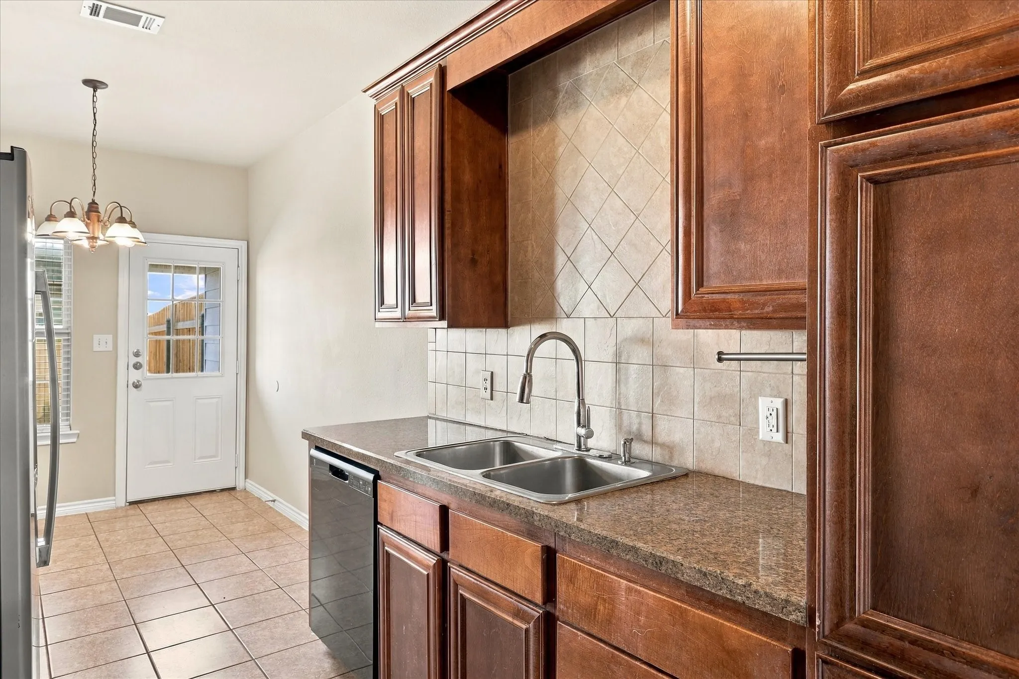 Single Family Residence For Sale in Collin County , 900 Parkplace Ridge, Princeton, Texas 75407, 3 Bedroom, 3 Bathroom, 2 Garage spaces, 1,568 Sqft, built in 2010, mls#21390579, Real Estate Agent in Princeton, Homes For Sale in Collin county, Homes For Sale in Princeton, Realtor in Princeton Texas, Real Estate Brokerage Independent Realty Texas, Luminita Cordes Realtor