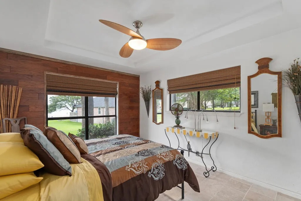 Single Family Residence For Sale in Henderson County , 232 Morning Dove Road, Trinidad, Texas 75163, 3 Bedroom, 2 Bathroom, 2 Garage spaces, 1,248 Sqft, built in 1986, mls#21393228, Real Estate Agent in Trinidad, Homes For Sale in Henderson county, Homes For Sale in Trinidad, Realtor in Trinidad Texas, Real Estate Brokerage Independent Realty Texas, Luminita Cordes Realtor