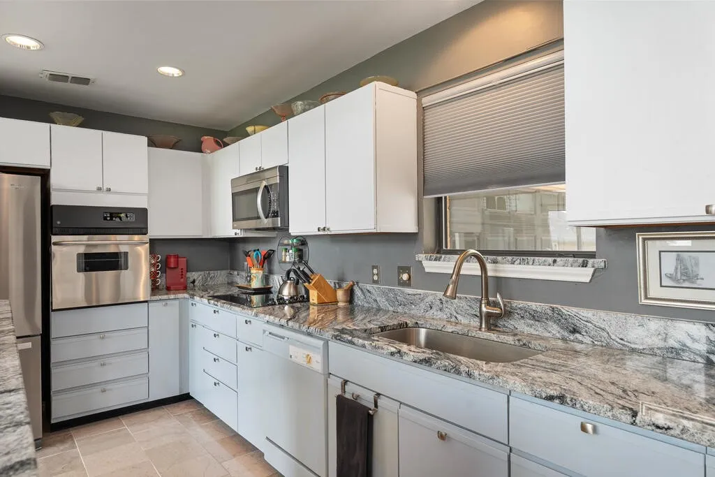 Single Family Residence For Sale in Henderson County , 232 Morning Dove Road, Trinidad, Texas 75163, 3 Bedroom, 2 Bathroom, 2 Garage spaces, 1,248 Sqft, built in 1986, mls#21393228, Real Estate Agent in Trinidad, Homes For Sale in Henderson county, Homes For Sale in Trinidad, Realtor in Trinidad Texas, Real Estate Brokerage Independent Realty Texas, Luminita Cordes Realtor