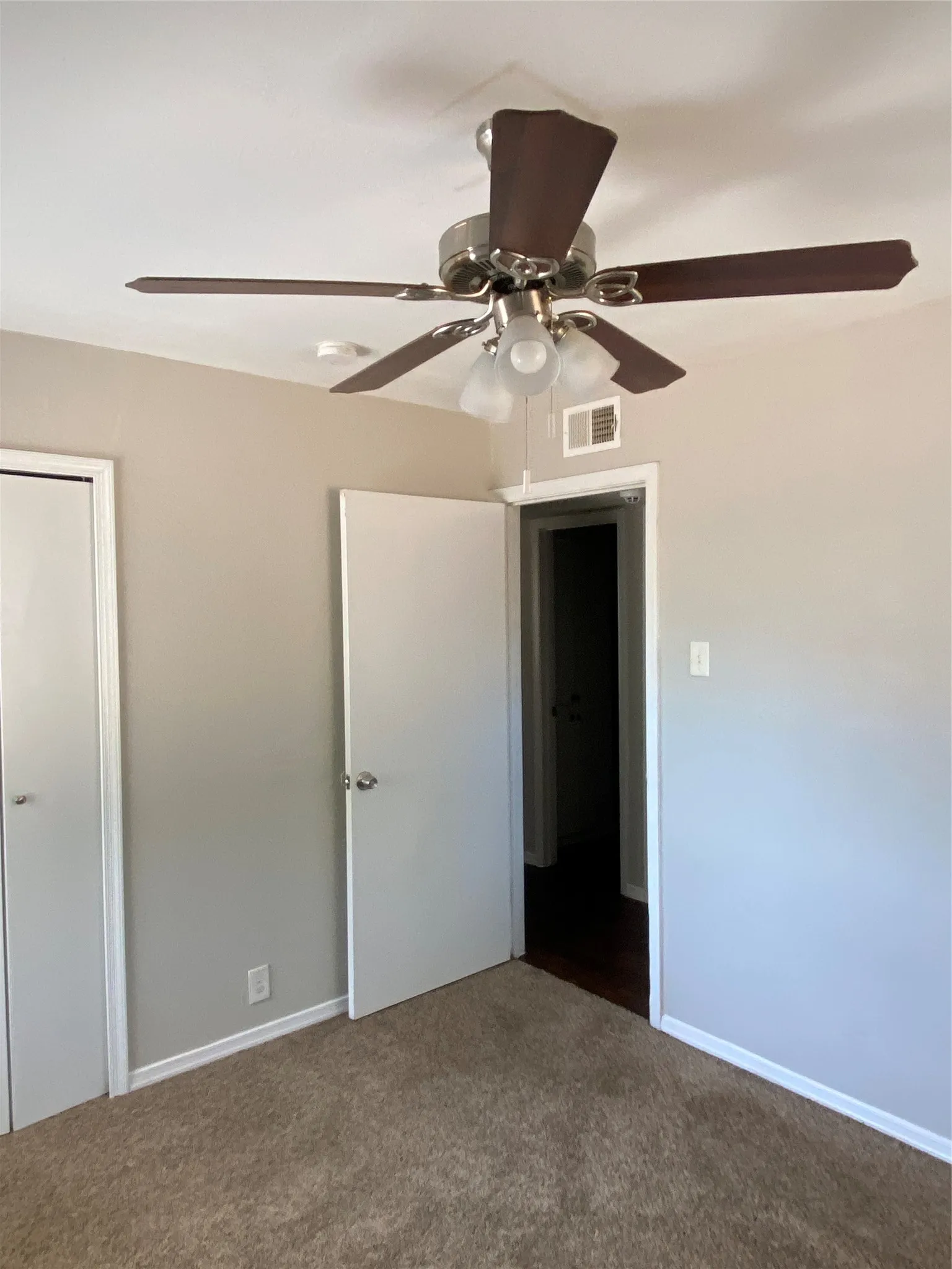 Single Family Residence For Rent in Dallas County , 417 Goldwood Drive, Dallas, Texas 75232, 3 Bedroom, 2 Bathroom, 1 Garage spaces, 1,154 Sqft, built in 1956, mls#21395434, Real Estate Agent in Dallas, Homes For Rent in Dallas county, Homes For Rent in Dallas, Realtor in Dallas Texas, Real Estate Brokerage Independent Realty Texas, Luminita Cordes Realtor