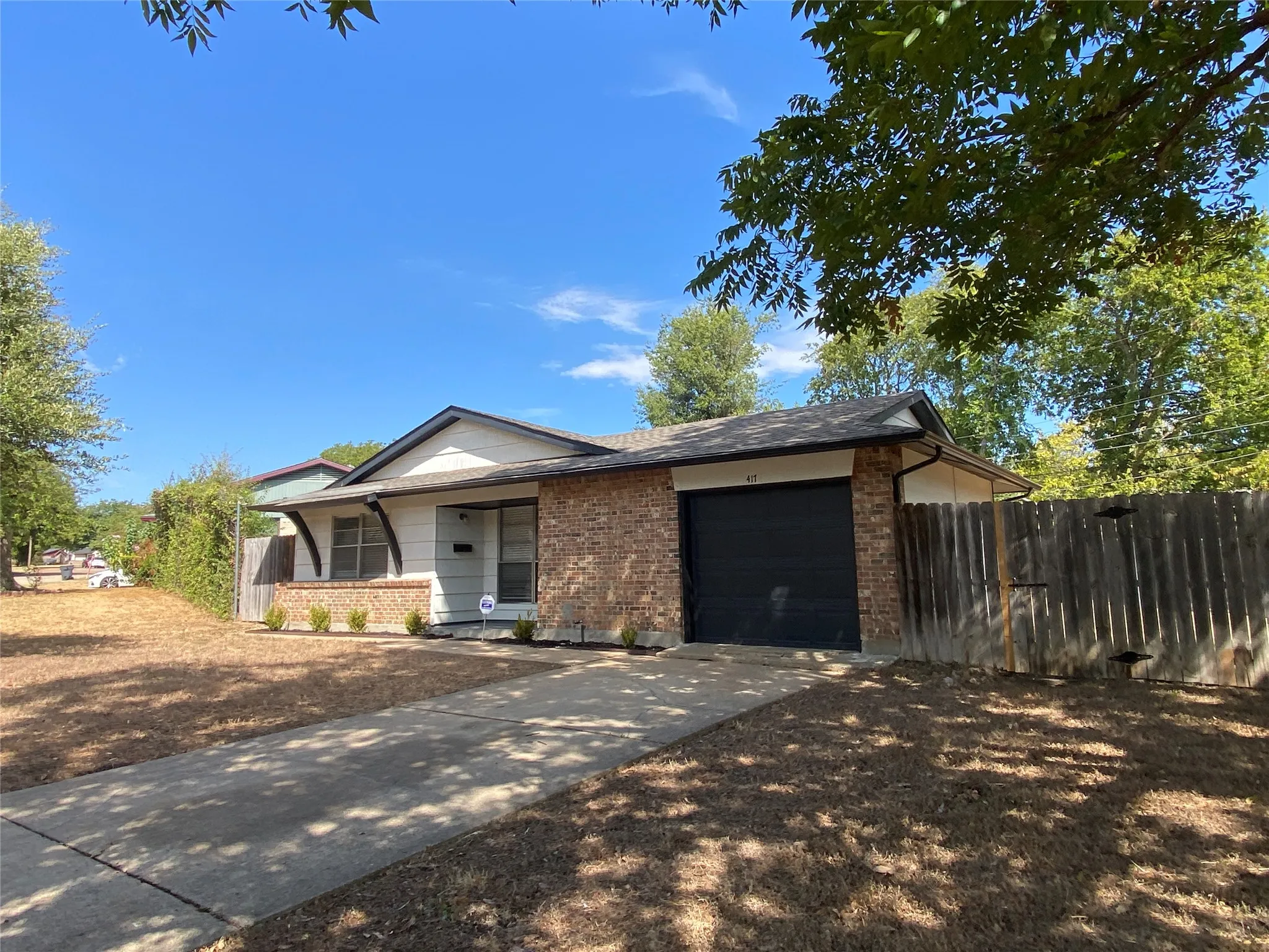 Single Family Residence For Rent in Dallas County , 417 Goldwood Drive, Dallas, Texas 75232, 3 Bedroom, 2 Bathroom, 1 Garage spaces, 1,154 Sqft, built in 1956, mls#21395434, Real Estate Agent in Dallas, Homes For Rent in Dallas county, Homes For Rent in Dallas, Realtor in Dallas Texas, Real Estate Brokerage Independent Realty Texas, Luminita Cordes Realtor