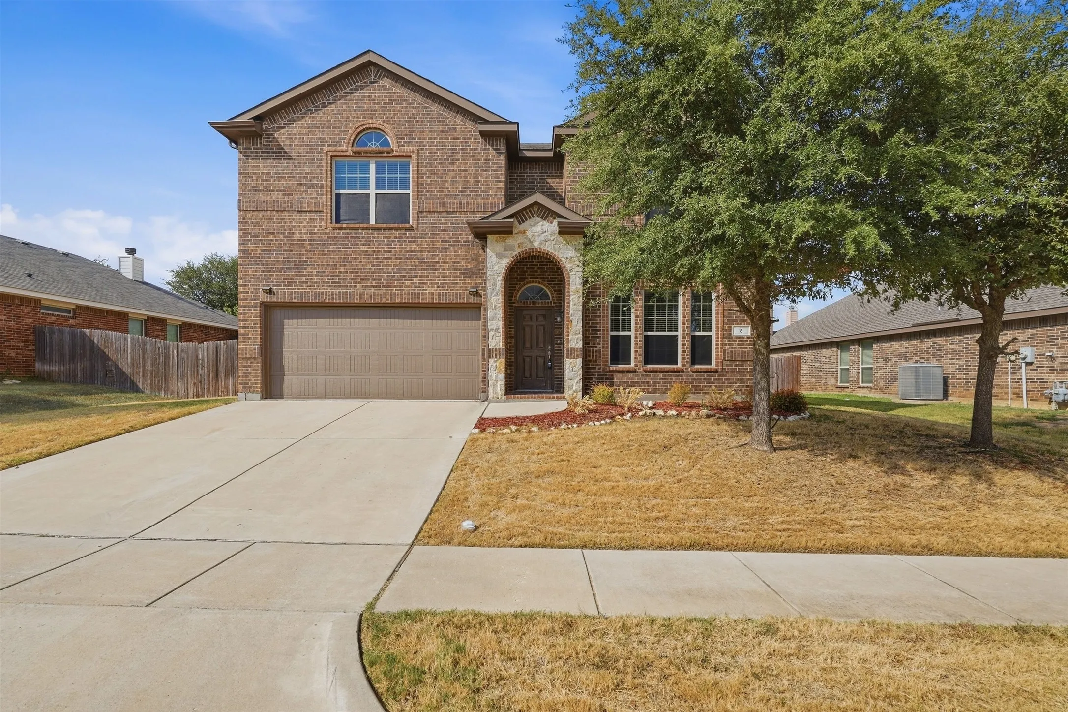 Single Family Residence For Rent in Tarrant County , 8 Mapleridge Drive, Edgecliff Village, Texas 76134, 4 Bedroom, 3 Bathroom, 2 Garage spaces, 2,905 Sqft, built in 2016, mls#21395404, Real Estate Agent in Edgecliff Village, Homes For Rent in Tarrant county, Homes For Rent in Edgecliff Village, Realtor in Edgecliff Village Texas, Real Estate Brokerage Independent Realty Texas, Luminita Cordes Realtor