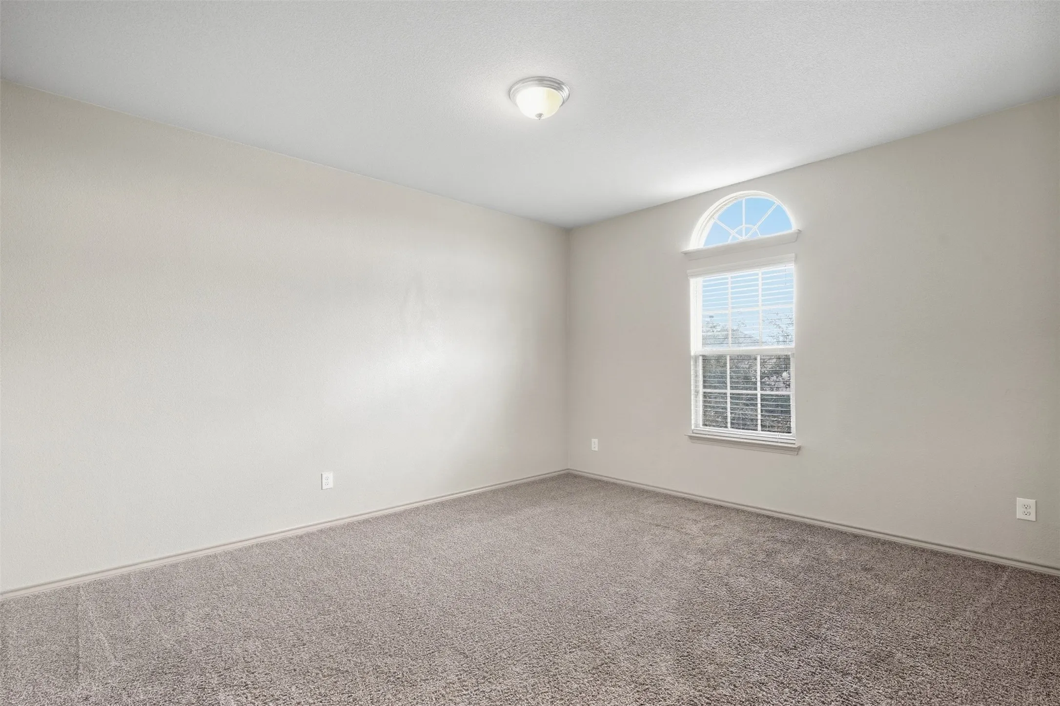 Single Family Residence For Rent in Tarrant County , 8 Mapleridge Drive, Edgecliff Village, Texas 76134, 4 Bedroom, 3 Bathroom, 2 Garage spaces, 2,905 Sqft, built in 2016, mls#21395404, Real Estate Agent in Edgecliff Village, Homes For Rent in Tarrant county, Homes For Rent in Edgecliff Village, Realtor in Edgecliff Village Texas, Real Estate Brokerage Independent Realty Texas, Luminita Cordes Realtor