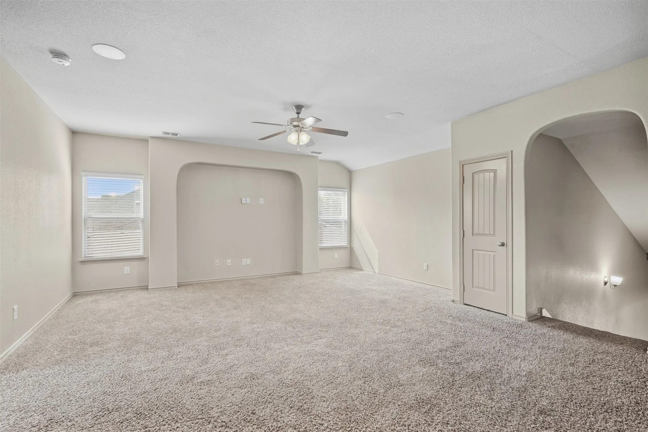Single Family Residence For Rent in Tarrant County , 8 Mapleridge Drive, Edgecliff Village, Texas 76134, 4 Bedroom, 3 Bathroom, 2 Garage spaces, 2,905 Sqft, built in 2016, mls#21395404, Real Estate Agent in Edgecliff Village, Homes For Rent in Tarrant county, Homes For Rent in Edgecliff Village, Realtor in Edgecliff Village Texas, Real Estate Brokerage Independent Realty Texas, Luminita Cordes Realtor
