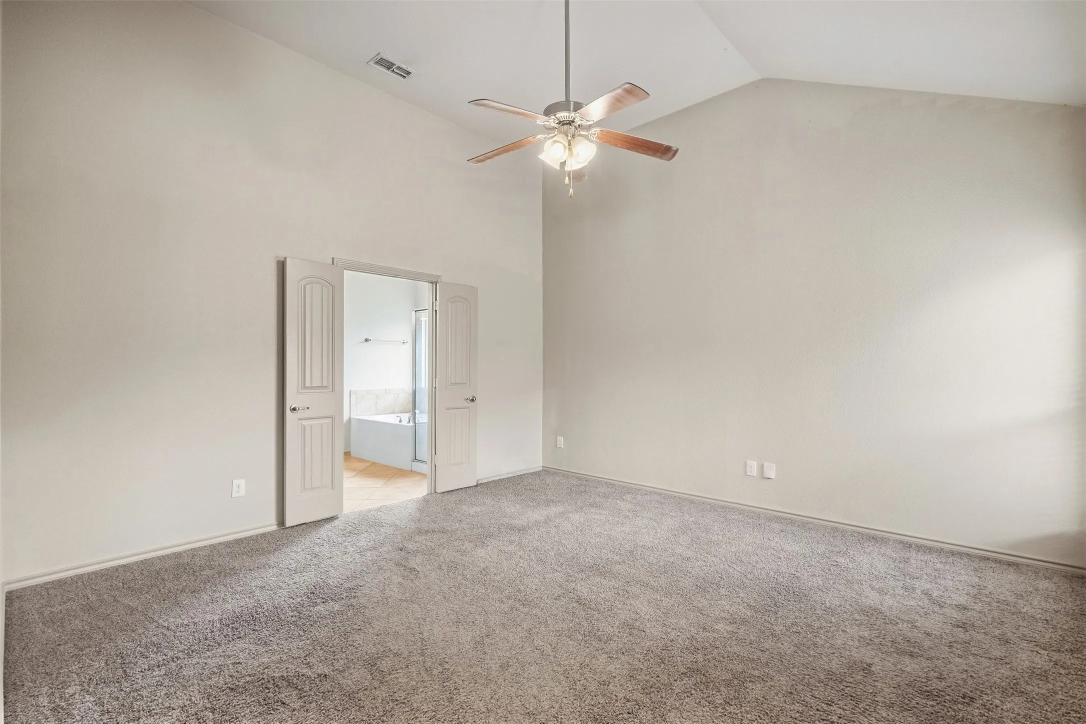 Single Family Residence For Rent in Tarrant County , 8 Mapleridge Drive, Edgecliff Village, Texas 76134, 4 Bedroom, 3 Bathroom, 2 Garage spaces, 2,905 Sqft, built in 2016, mls#21395404, Real Estate Agent in Edgecliff Village, Homes For Rent in Tarrant county, Homes For Rent in Edgecliff Village, Realtor in Edgecliff Village Texas, Real Estate Brokerage Independent Realty Texas, Luminita Cordes Realtor