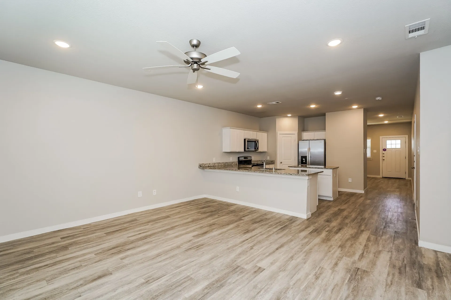 Single Family Residence For Rent in Denton County , 615 Sophia Way, Lewisville, Texas 75057, 4 Bedroom, 3 Bathroom, 2 Garage spaces, 2,056 Sqft, built in 2022, mls#21395439, Real Estate Agent in Lewisville, Homes For Rent in Denton county, Homes For Rent in Lewisville, Realtor in Lewisville Texas, Real Estate Brokerage Independent Realty Texas, Luminita Cordes Realtor