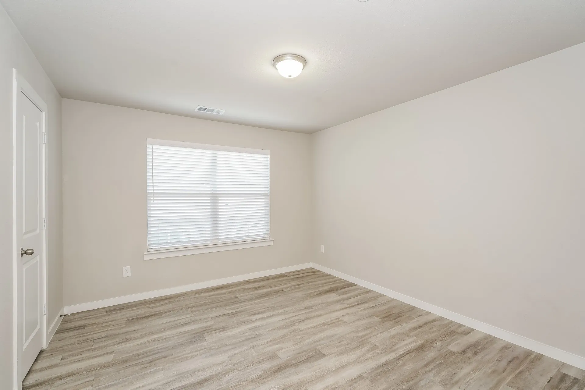 Single Family Residence For Rent in Denton County , 615 Sophia Way, Lewisville, Texas 75057, 4 Bedroom, 3 Bathroom, 2 Garage spaces, 2,056 Sqft, built in 2022, mls#21395439, Real Estate Agent in Lewisville, Homes For Rent in Denton county, Homes For Rent in Lewisville, Realtor in Lewisville Texas, Real Estate Brokerage Independent Realty Texas, Luminita Cordes Realtor