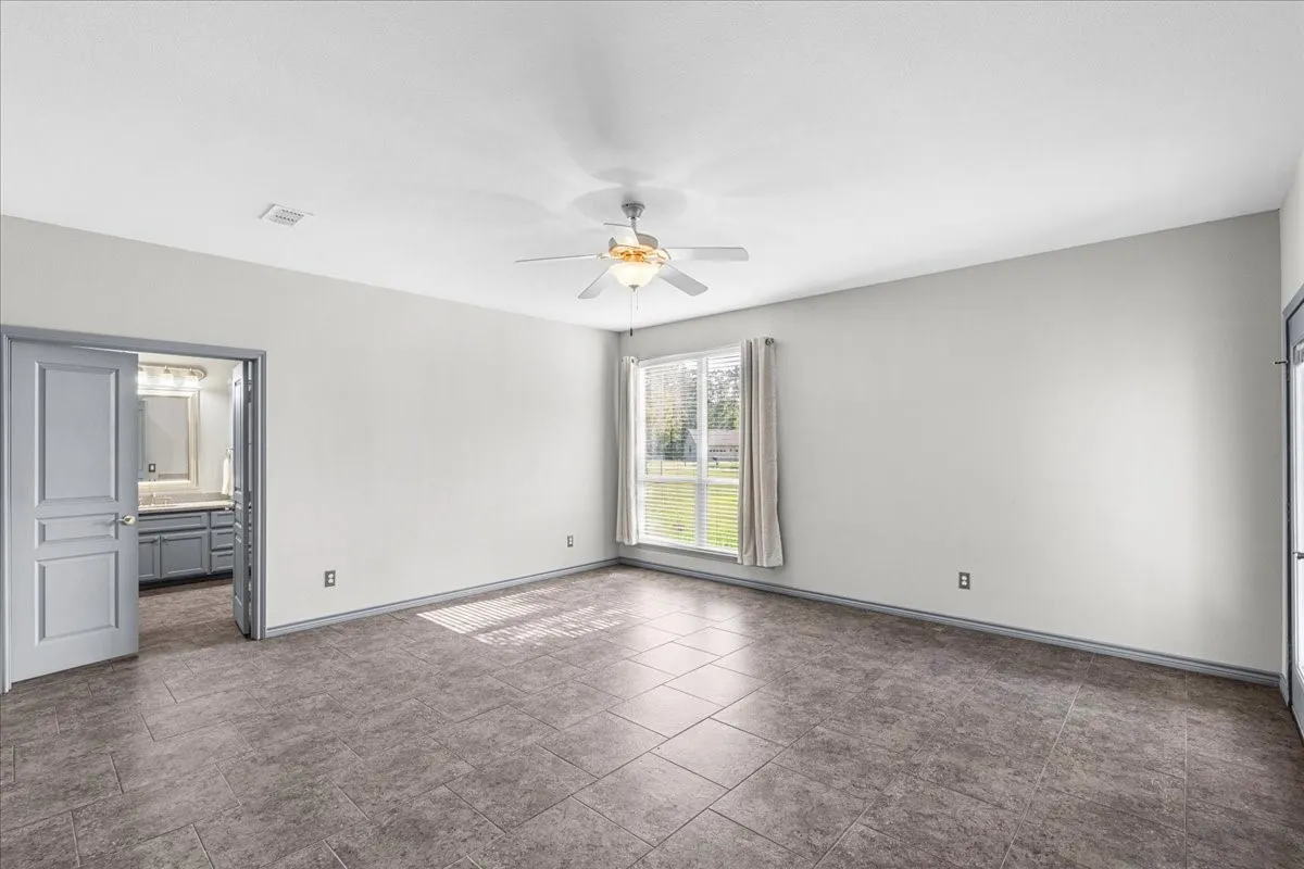 Single Family Residence For Sale in Henderson County , 239 Lakewood Road, Trinidad, Texas 75163, 3 Bedroom, 2 Bathroom, 2 Garage spaces, 2,268 Sqft, built in 2012, mls#21394932, Real Estate Agent in Trinidad, Homes For Sale in Henderson county, Homes For Sale in Trinidad, Realtor in Trinidad Texas, Real Estate Brokerage Independent Realty Texas, Luminita Cordes Realtor