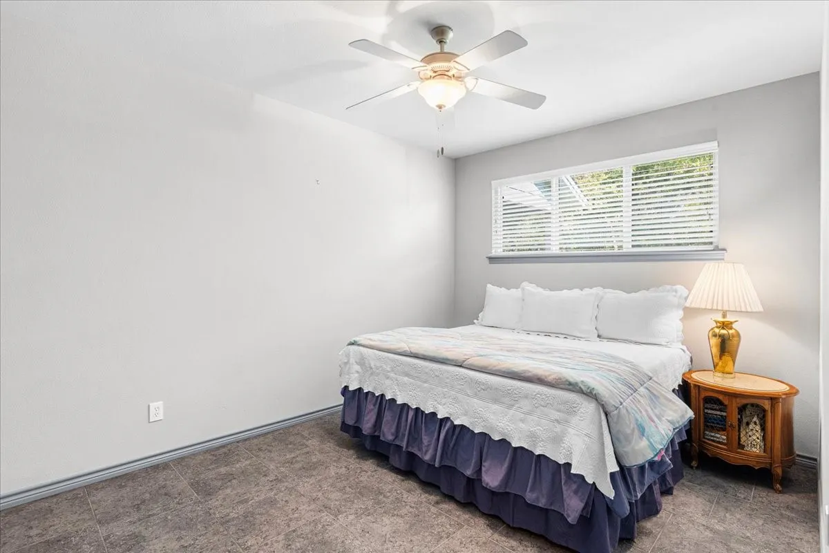 Single Family Residence For Sale in Henderson County , 239 Lakewood Road, Trinidad, Texas 75163, 3 Bedroom, 2 Bathroom, 2 Garage spaces, 2,268 Sqft, built in 2012, mls#21394932, Real Estate Agent in Trinidad, Homes For Sale in Henderson county, Homes For Sale in Trinidad, Realtor in Trinidad Texas, Real Estate Brokerage Independent Realty Texas, Luminita Cordes Realtor