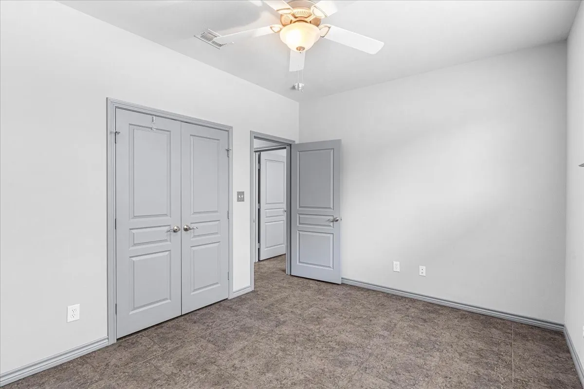 Single Family Residence For Sale in Henderson County , 239 Lakewood Road, Trinidad, Texas 75163, 3 Bedroom, 2 Bathroom, 2 Garage spaces, 2,268 Sqft, built in 2012, mls#21394932, Real Estate Agent in Trinidad, Homes For Sale in Henderson county, Homes For Sale in Trinidad, Realtor in Trinidad Texas, Real Estate Brokerage Independent Realty Texas, Luminita Cordes Realtor