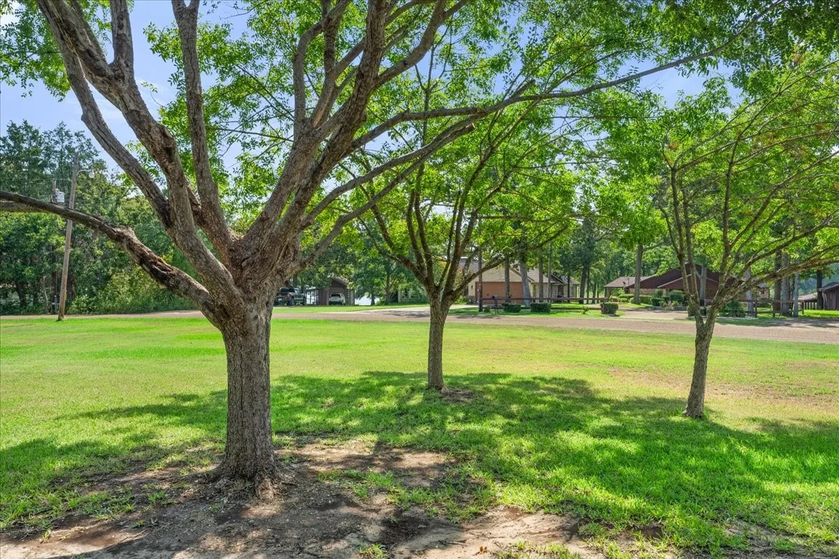 Single Family Residence For Sale in Henderson County , 239 Lakewood Road, Trinidad, Texas 75163, 3 Bedroom, 2 Bathroom, 2 Garage spaces, 2,268 Sqft, built in 2012, mls#21394932, Real Estate Agent in Trinidad, Homes For Sale in Henderson county, Homes For Sale in Trinidad, Realtor in Trinidad Texas, Real Estate Brokerage Independent Realty Texas, Luminita Cordes Realtor