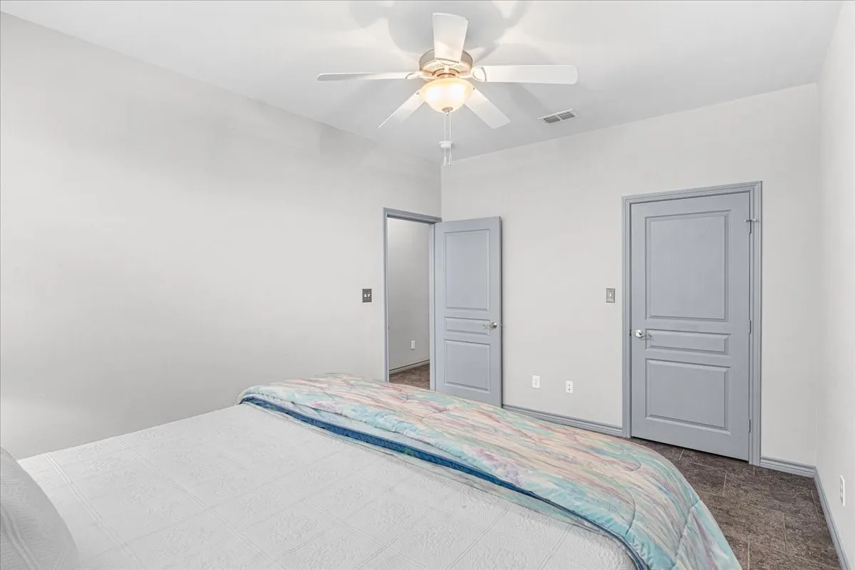 Single Family Residence For Sale in Henderson County , 239 Lakewood Road, Trinidad, Texas 75163, 3 Bedroom, 2 Bathroom, 2 Garage spaces, 2,268 Sqft, built in 2012, mls#21394932, Real Estate Agent in Trinidad, Homes For Sale in Henderson county, Homes For Sale in Trinidad, Realtor in Trinidad Texas, Real Estate Brokerage Independent Realty Texas, Luminita Cordes Realtor