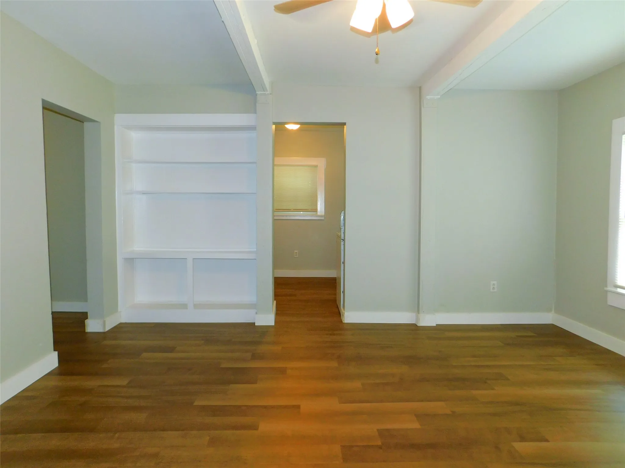 Single Family Residence For Rent in Denton County , 315 W Congress Street, Denton, Texas 76201, 3 Bedroom, 2 Bathroom, Garage spaces, 1,478 Sqft, built in 1963, mls#21395367, Real Estate Agent in Denton, Homes For Rent in Denton county, Homes For Rent in Denton, Realtor in Denton Texas, Real Estate Brokerage Independent Realty Texas, Luminita Cordes Realtor