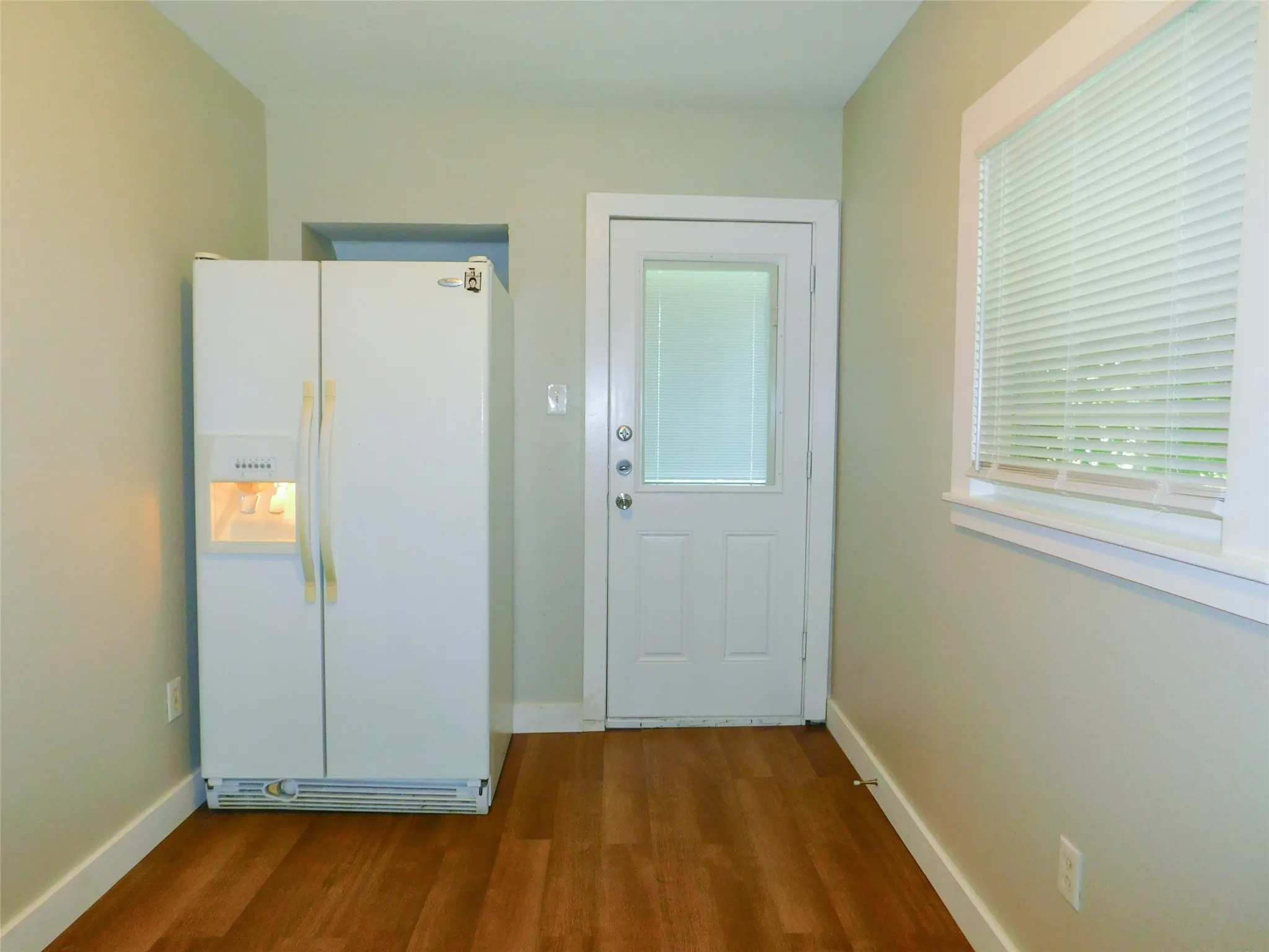 Single Family Residence For Rent in Denton County , 315 W Congress Street, Denton, Texas 76201, 3 Bedroom, 2 Bathroom, Garage spaces, 1,478 Sqft, built in 1963, mls#21395367, Real Estate Agent in Denton, Homes For Rent in Denton county, Homes For Rent in Denton, Realtor in Denton Texas, Real Estate Brokerage Independent Realty Texas, Luminita Cordes Realtor