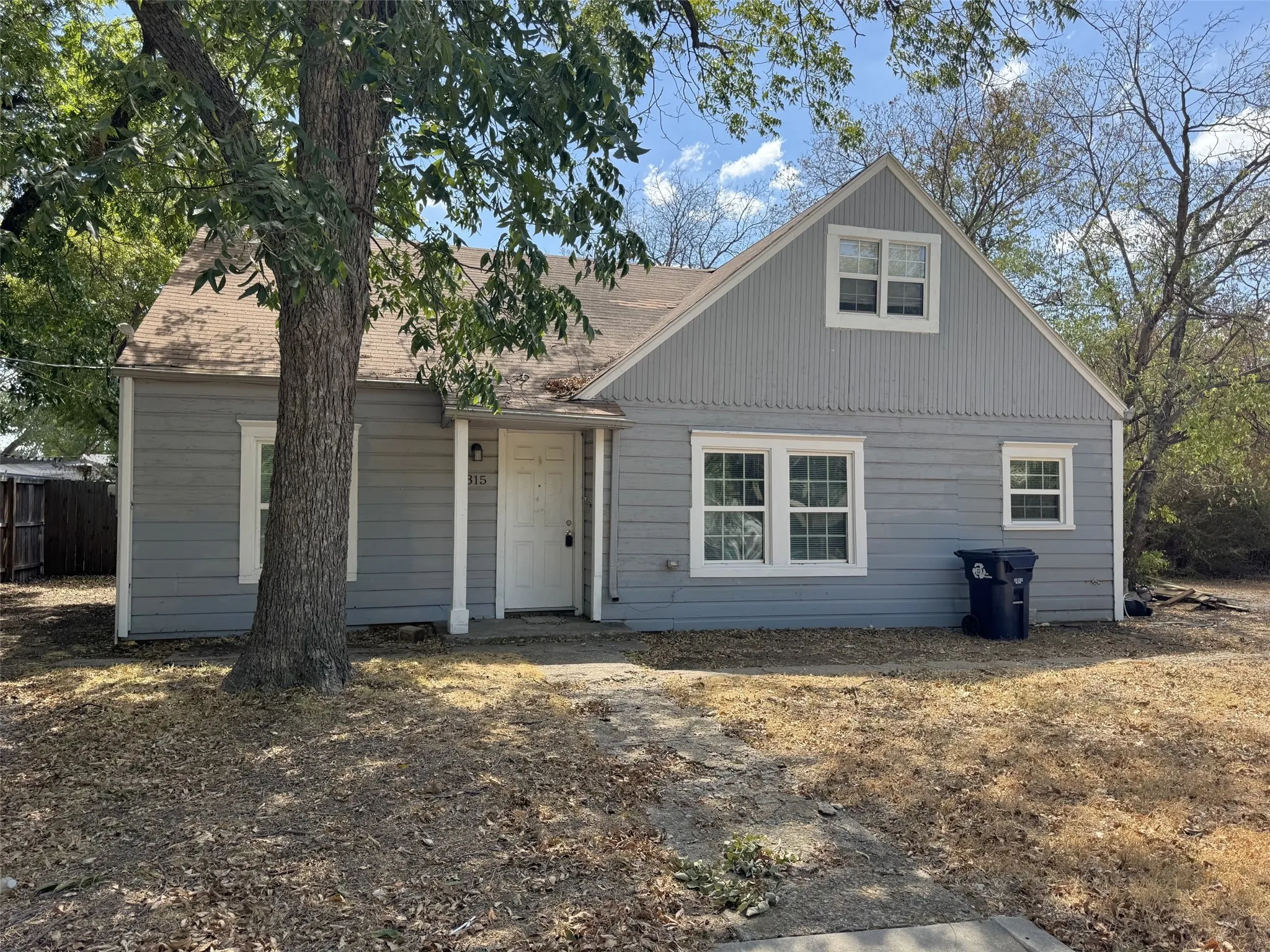 Single Family Residence For Rent