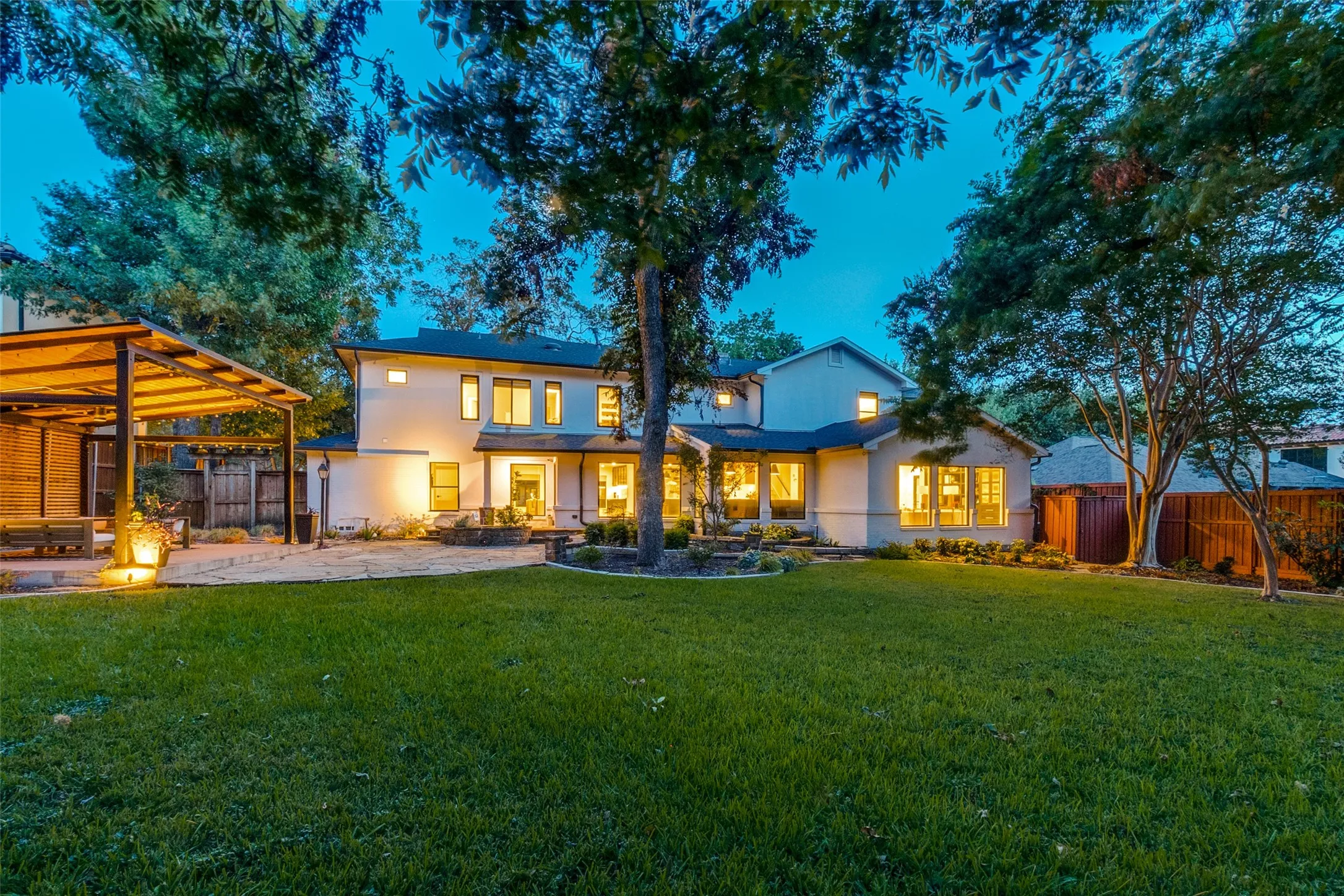 Single Family Residence For Sale in Dallas County , 8547 Santa Clara Drive, Dallas, Texas 75218, 4 Bedroom, 5 Bathroom, 2 Garage spaces, 3,834 Sqft, built in 1950, mls#21393965, Real Estate Agent in Dallas, Homes For Sale in Dallas county, Homes For Sale in Dallas, Realtor in Dallas Texas, Real Estate Brokerage Independent Realty Texas, Luminita Cordes Realtor