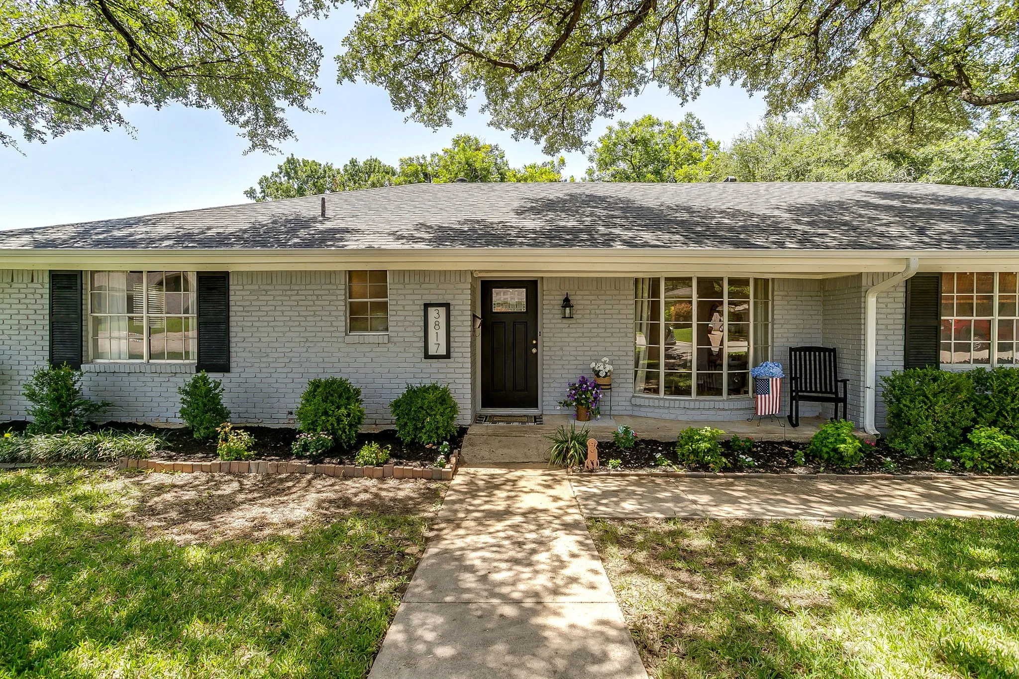 Single Family Residence For Sale in Tarrant County , 3817 Lawndale Avenue, Fort Worth, Texas 76133, 4 Bedroom, 3 Bathroom, 2 Garage spaces, 2,470 Sqft, built in 1969, mls#21395436, Real Estate Agent in Fort Worth, Homes For Sale in Tarrant county, Homes For Sale in Fort Worth, Realtor in Fort Worth Texas, Real Estate Brokerage Independent Realty Texas, Luminita Cordes Realtor
