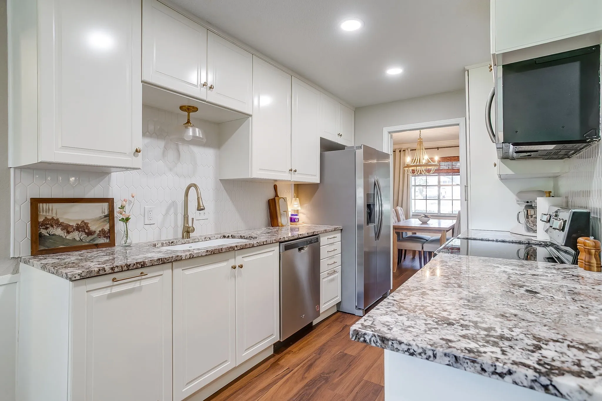 Single Family Residence For Sale in Tarrant County , 3817 Lawndale Avenue, Fort Worth, Texas 76133, 4 Bedroom, 3 Bathroom, 2 Garage spaces, 2,470 Sqft, built in 1969, mls#21395436, Real Estate Agent in Fort Worth, Homes For Sale in Tarrant county, Homes For Sale in Fort Worth, Realtor in Fort Worth Texas, Real Estate Brokerage Independent Realty Texas, Luminita Cordes Realtor