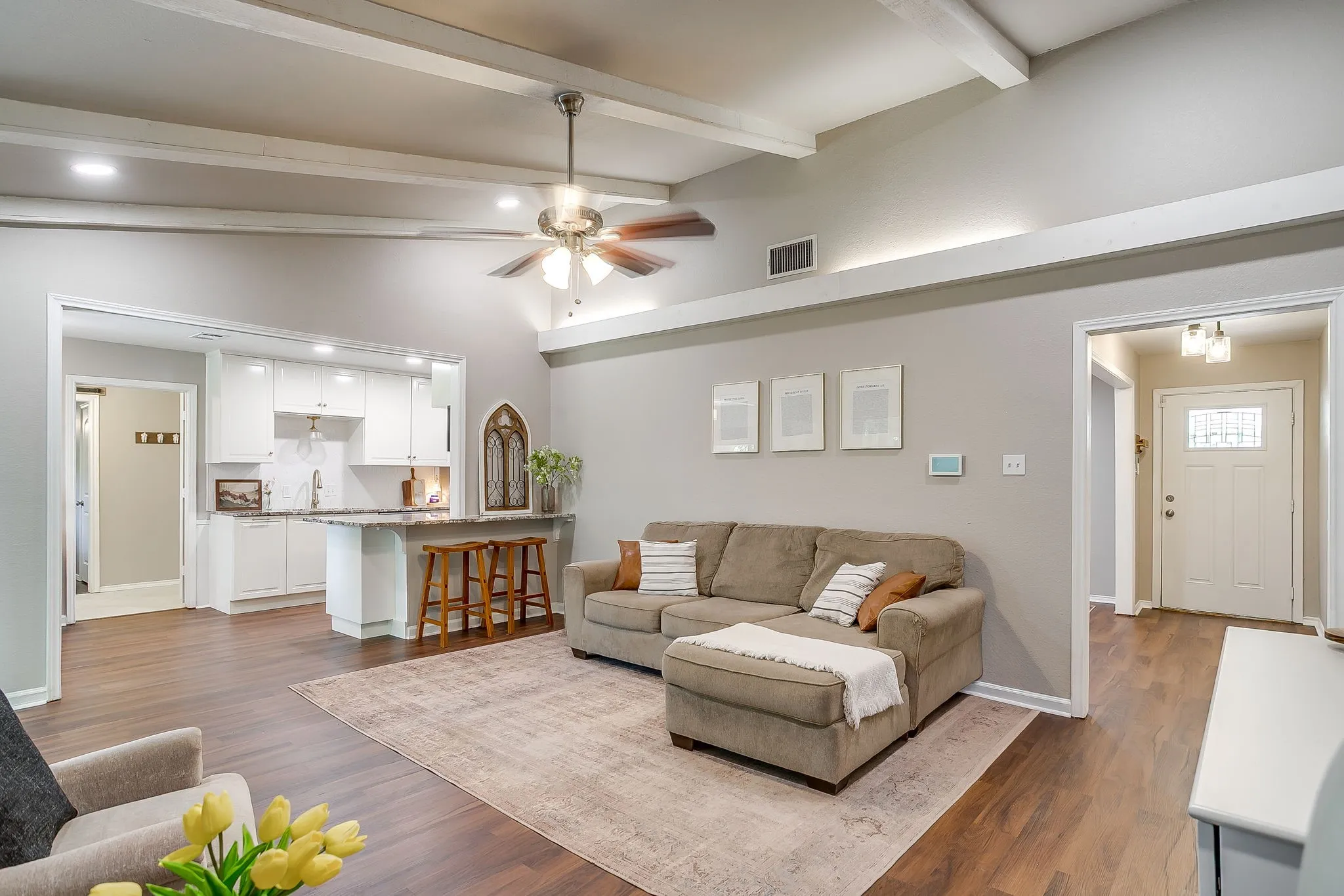 Single Family Residence For Sale in Tarrant County , 3817 Lawndale Avenue, Fort Worth, Texas 76133, 4 Bedroom, 3 Bathroom, 2 Garage spaces, 2,470 Sqft, built in 1969, mls#21395436, Real Estate Agent in Fort Worth, Homes For Sale in Tarrant county, Homes For Sale in Fort Worth, Realtor in Fort Worth Texas, Real Estate Brokerage Independent Realty Texas, Luminita Cordes Realtor
