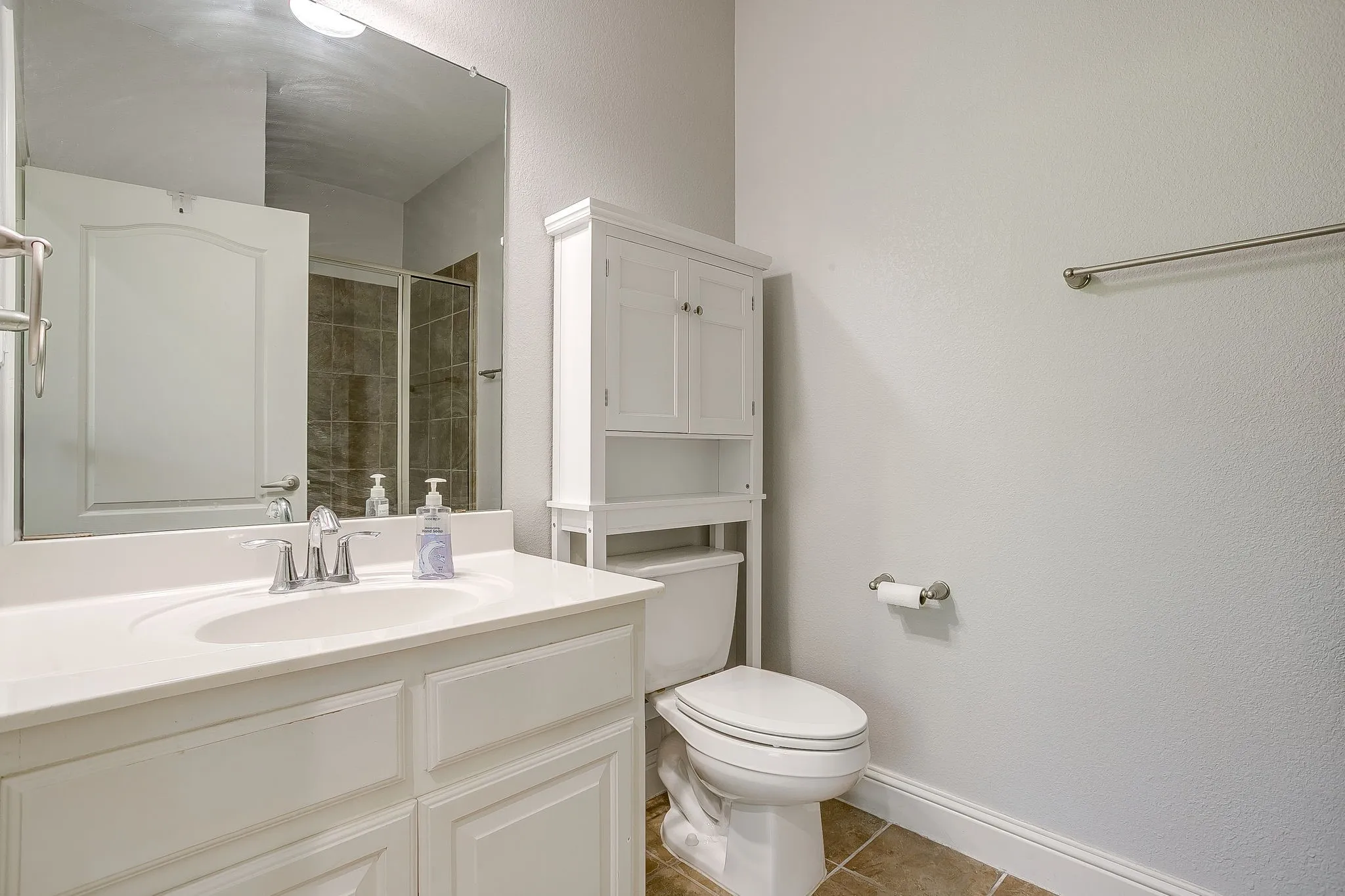Townhouse For Rent in Tarrant County , 714 E 1st Street, Fort Worth, Texas 76102, 3 Bedroom, 4 Bathroom, 2 Garage spaces, 2,660 Sqft, built in 2005, mls#21395448, Real Estate Agent in Fort Worth, Homes For Rent in Tarrant county, Homes For Rent in Fort Worth, Realtor in Fort Worth Texas, Real Estate Brokerage Independent Realty Texas, Luminita Cordes Realtor