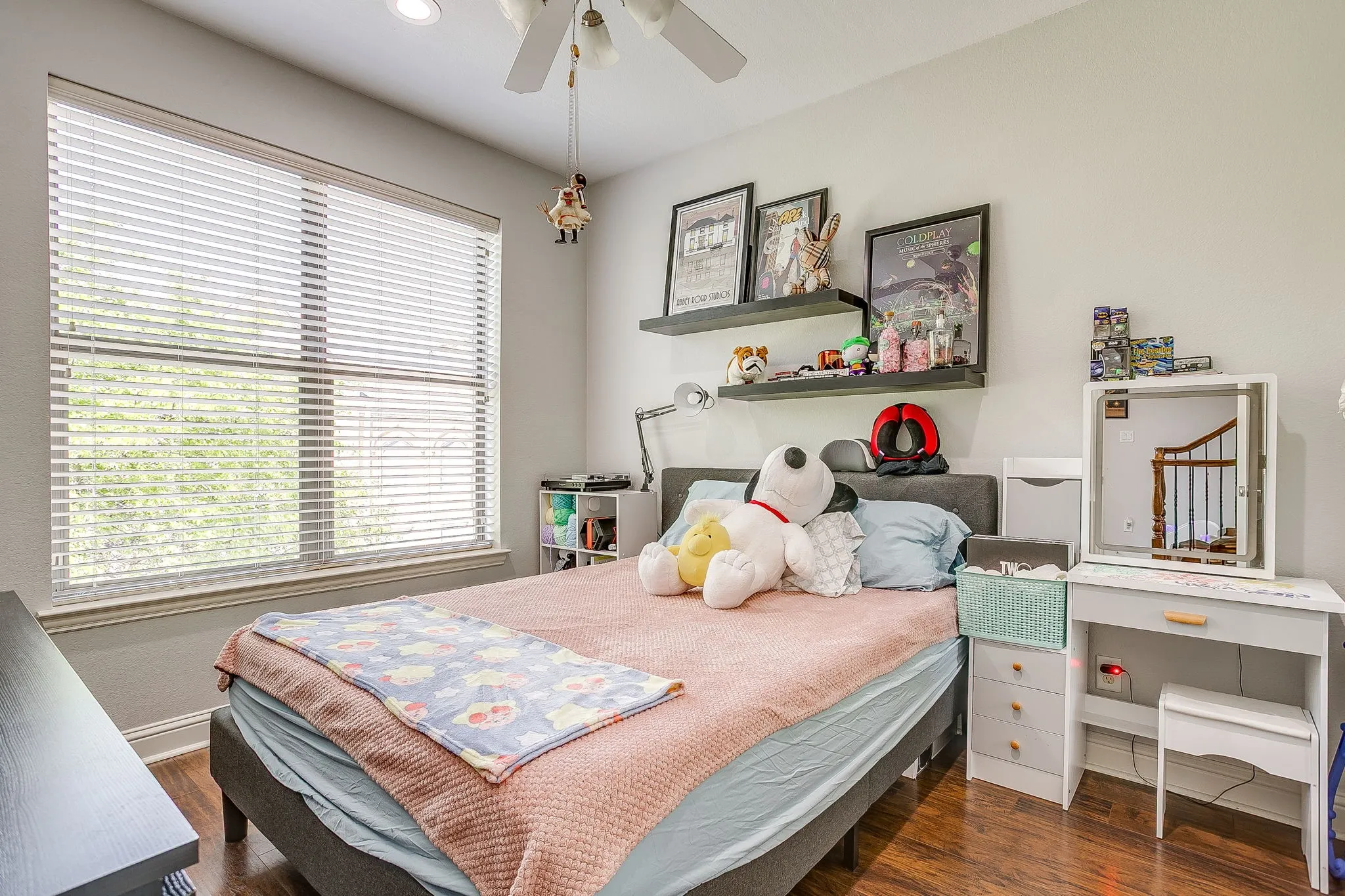 Townhouse For Rent in Tarrant County , 714 E 1st Street, Fort Worth, Texas 76102, 3 Bedroom, 4 Bathroom, 2 Garage spaces, 2,660 Sqft, built in 2005, mls#21395448, Real Estate Agent in Fort Worth, Homes For Rent in Tarrant county, Homes For Rent in Fort Worth, Realtor in Fort Worth Texas, Real Estate Brokerage Independent Realty Texas, Luminita Cordes Realtor