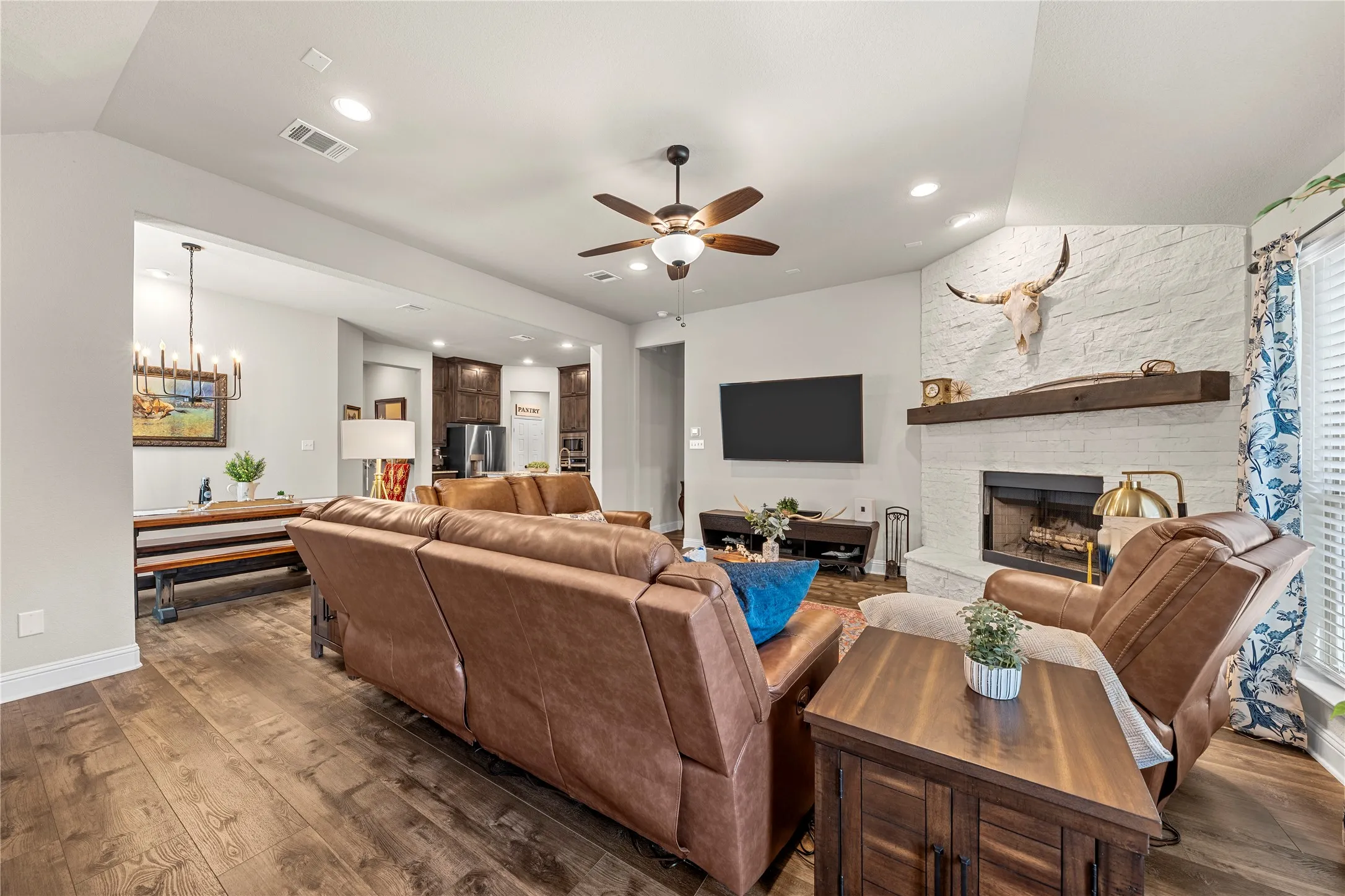 Single Family Residence For Sale in Mc Lennan County , 3140 Paint Horse, Robinson, Texas 76706, 3 Bedroom, 2 Bathroom, 2 Garage spaces, 1,710 Sqft, built in 2021, mls#21395147, Real Estate Agent in Robinson, Homes For Sale in Mc Lennan county, Homes For Sale in Robinson, Realtor in Robinson Texas, Real Estate Brokerage Independent Realty Texas, Luminita Cordes Realtor