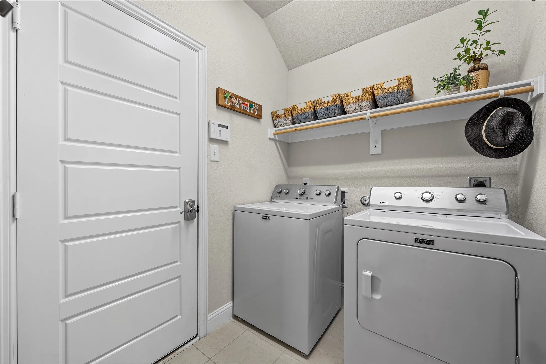 Single Family Residence For Sale in Mc Lennan County , 3140 Paint Horse, Robinson, Texas 76706, 3 Bedroom, 2 Bathroom, 2 Garage spaces, 1,710 Sqft, built in 2021, mls#21395147, Real Estate Agent in Robinson, Homes For Sale in Mc Lennan county, Homes For Sale in Robinson, Realtor in Robinson Texas, Real Estate Brokerage Independent Realty Texas, Luminita Cordes Realtor