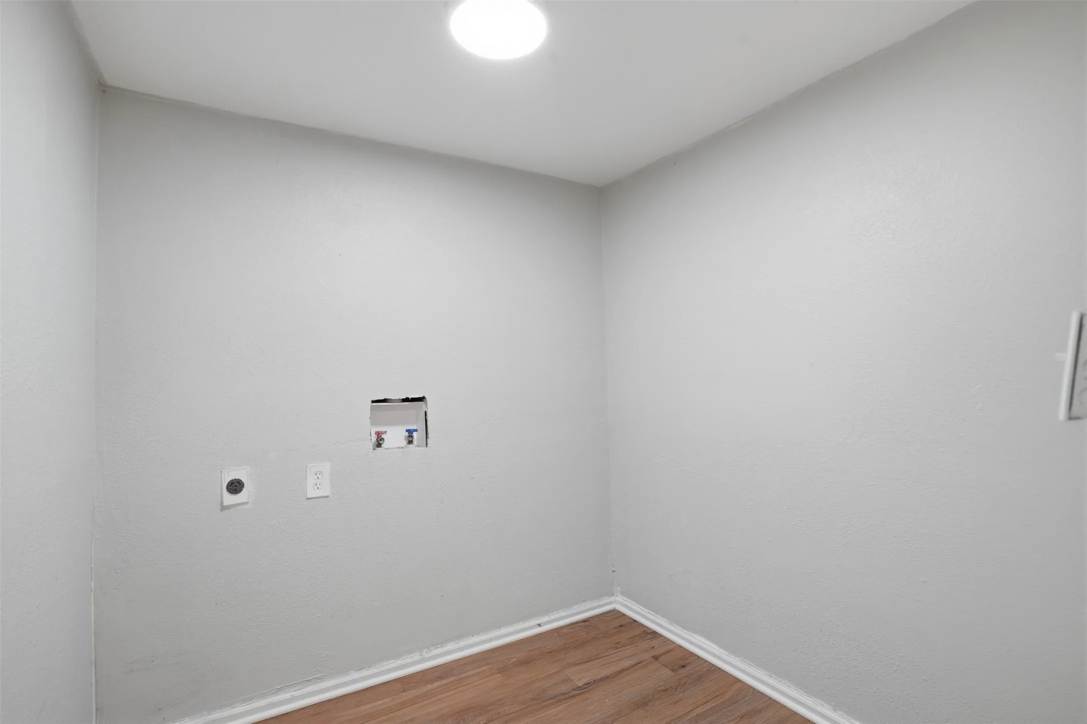 Single Family Residence For Rent in Hunt County , 1214 Jones Street, Greenville, Texas 75401, 3 Bedroom, 2 Bathroom, Garage spaces, 1,502 Sqft, built in 1976, mls#21395451, Real Estate Agent in Greenville, Homes For Rent in Hunt county, Homes For Rent in Greenville, Realtor in Greenville Texas, Real Estate Brokerage Independent Realty Texas, Luminita Cordes Realtor