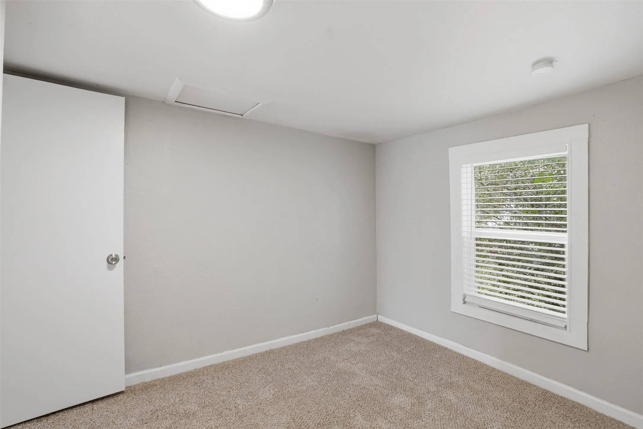 Single Family Residence For Rent in Hunt County , 1214 Jones Street, Greenville, Texas 75401, 3 Bedroom, 2 Bathroom, Garage spaces, 1,502 Sqft, built in 1976, mls#21395451, Real Estate Agent in Greenville, Homes For Rent in Hunt county, Homes For Rent in Greenville, Realtor in Greenville Texas, Real Estate Brokerage Independent Realty Texas, Luminita Cordes Realtor
